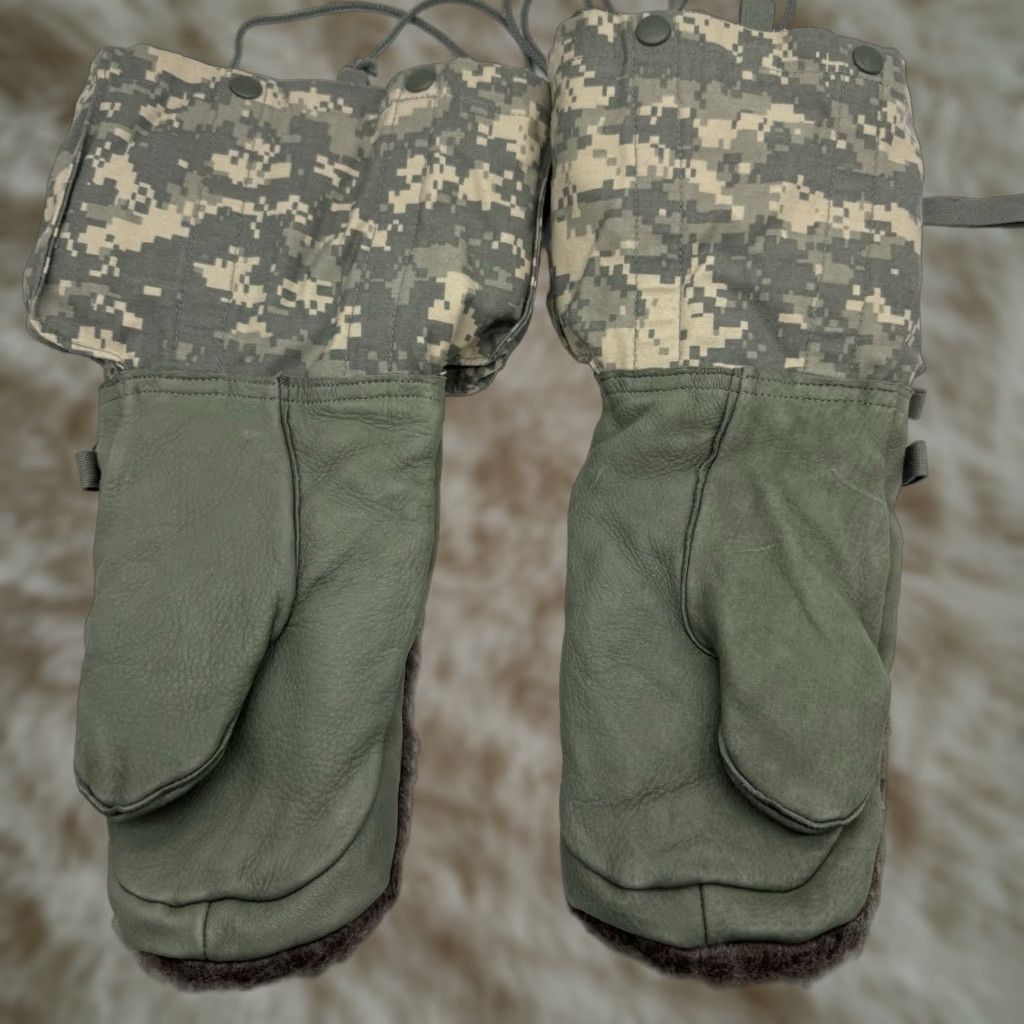 Vintage USGI Arctic Cold Weather Mittens Size S Military Digital Camouflage Mittens Mens Winter Brown Green Nylon Wool Lining Size ONE SIZE - 1 Thumbnail