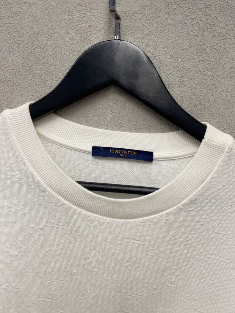 Louis Vuitton Louis Vuitton white pocket and full print of old flower sh Size US S / EU 44-46 / 1 - 3 Thumbnail