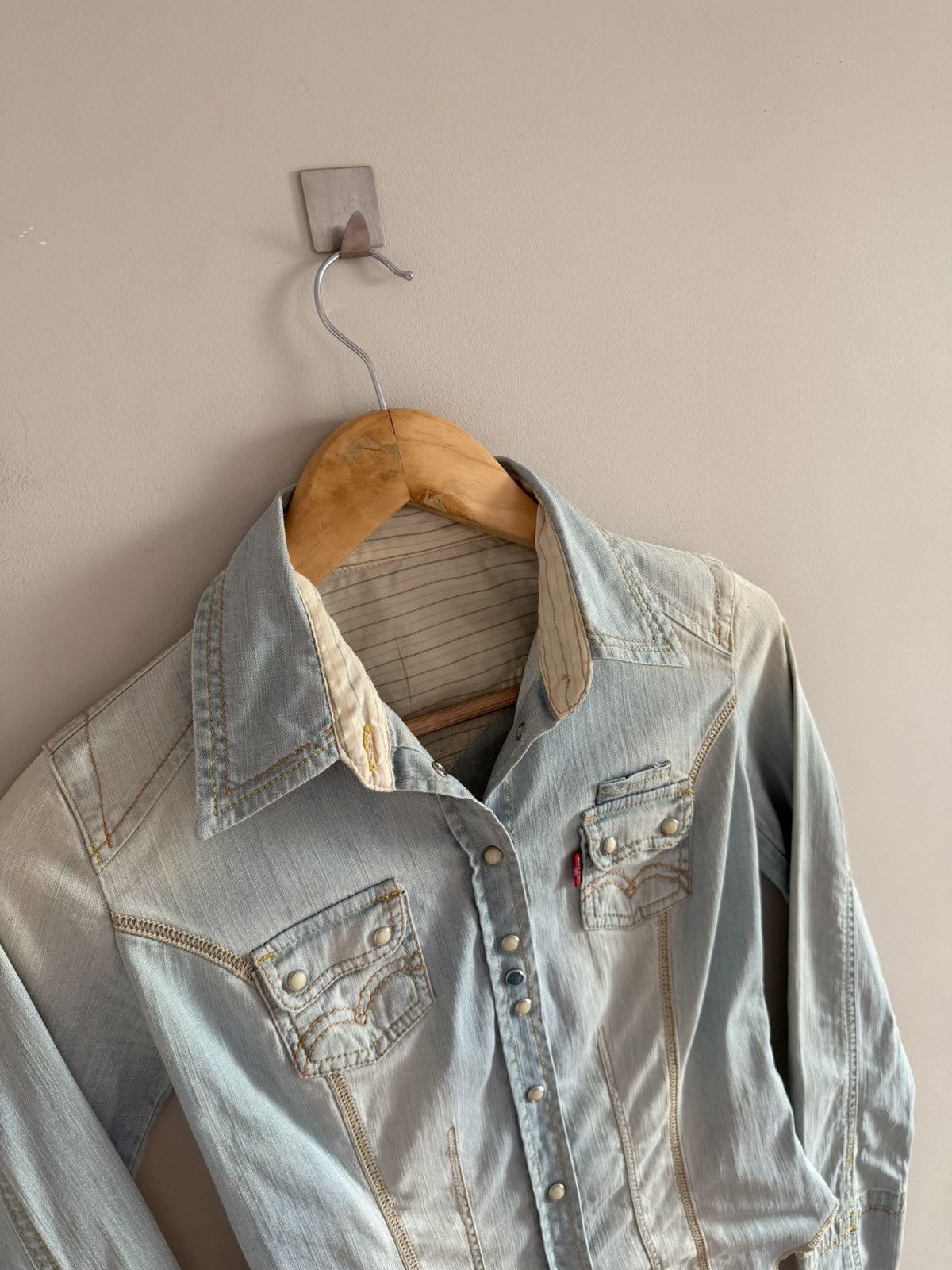 Levi's Levi’s Fitted Western Denim Shirt Size S / US 4 / IT 40 - 2 Thumbnail