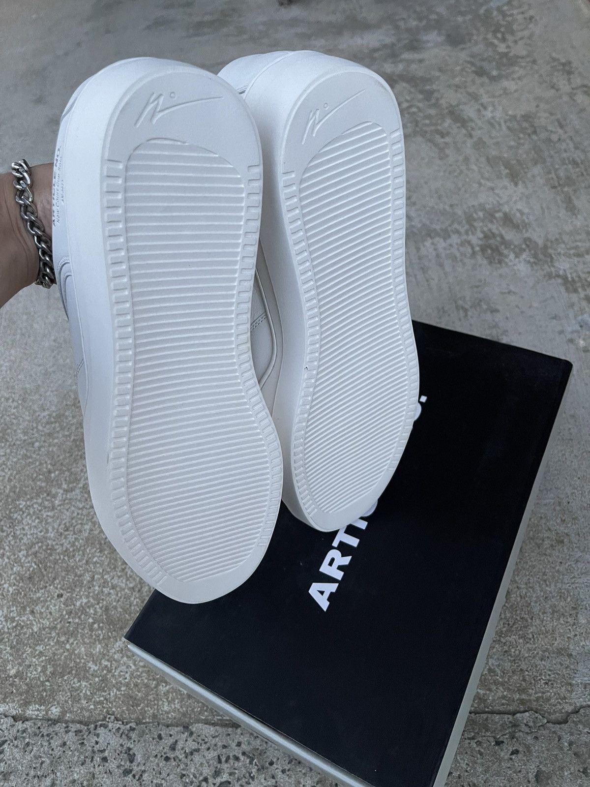 Article No. BRAND NEW 0922 White Low Top Sneakers Size US 9 / EU 42 - 6 Thumbnail