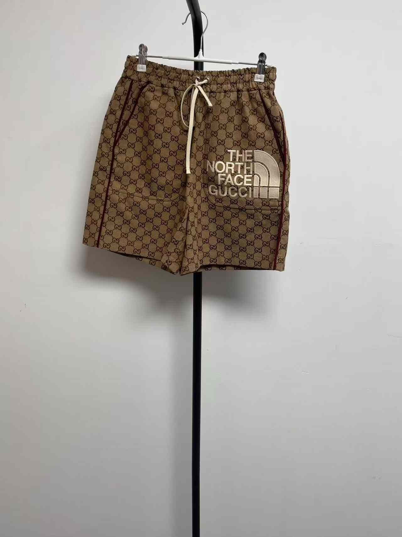 Gucci Gucci x The North Face Logo Print Shorts Size 22" - 1 Thumbnail