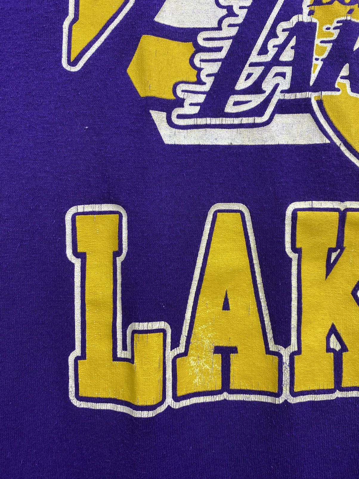 NBA × Vintage Vintage Los Angeles Lakers Trench T-Shirt Size US S / EU 44-46 / 1 - 4 Thumbnail