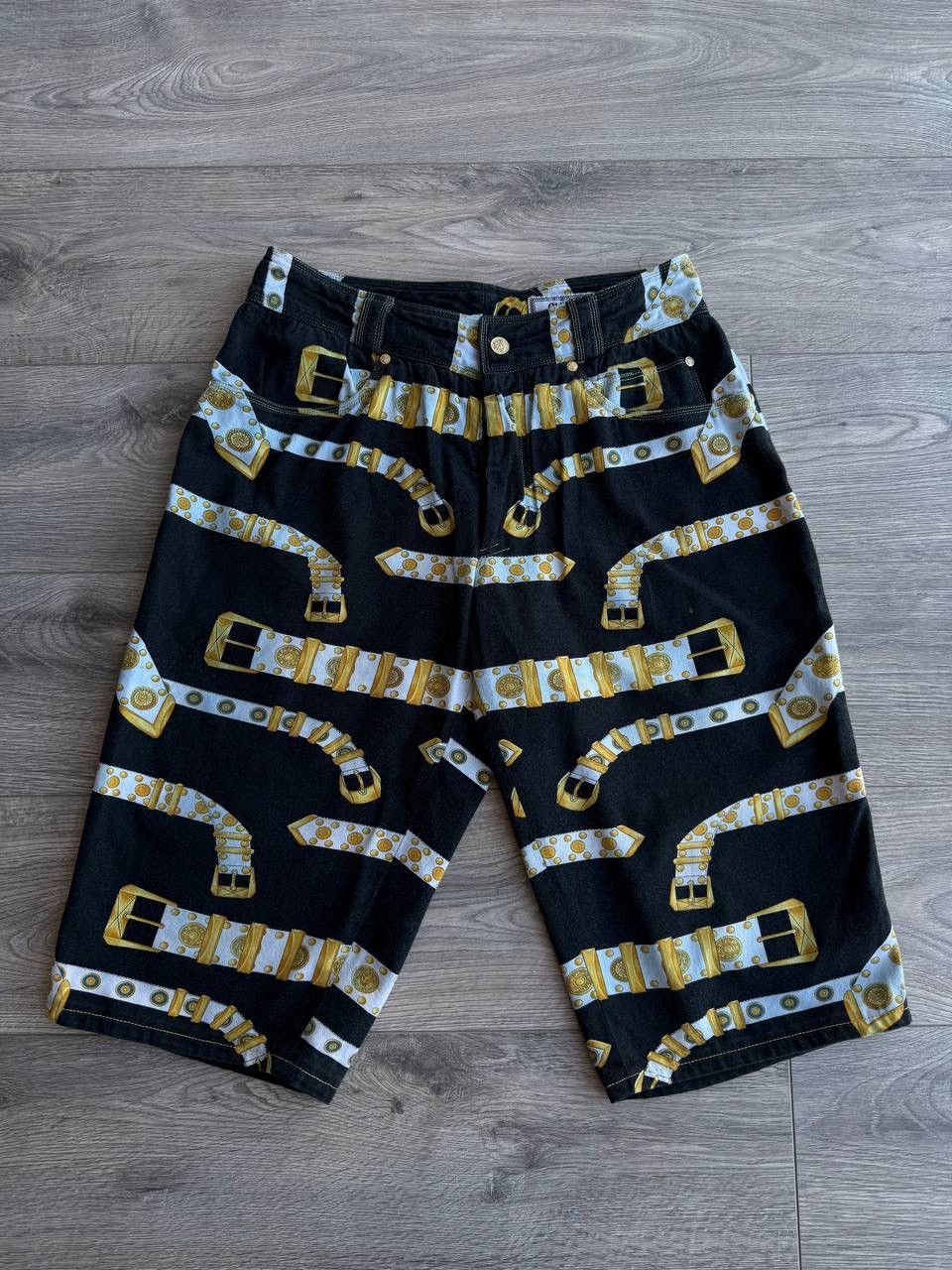 Versace Gianni Versace Vintage shorts Size US 31 - 1 Thumbnail