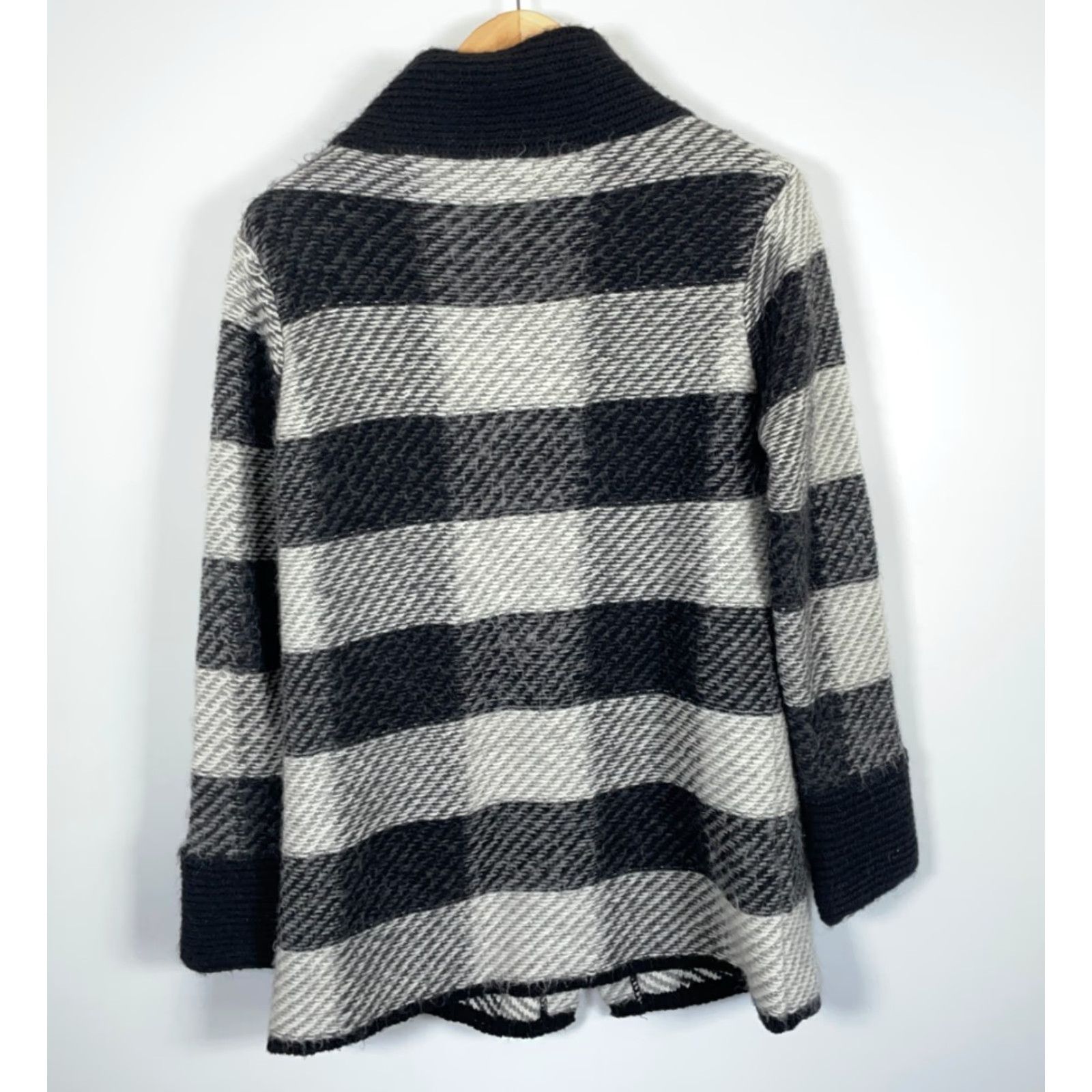 Vintage VINTAGE Maryline Cardigan Shirt Womens Large Gray Black Check Italy Made Sweater Size L / US 10 / IT 46 - 2 Thumbnail