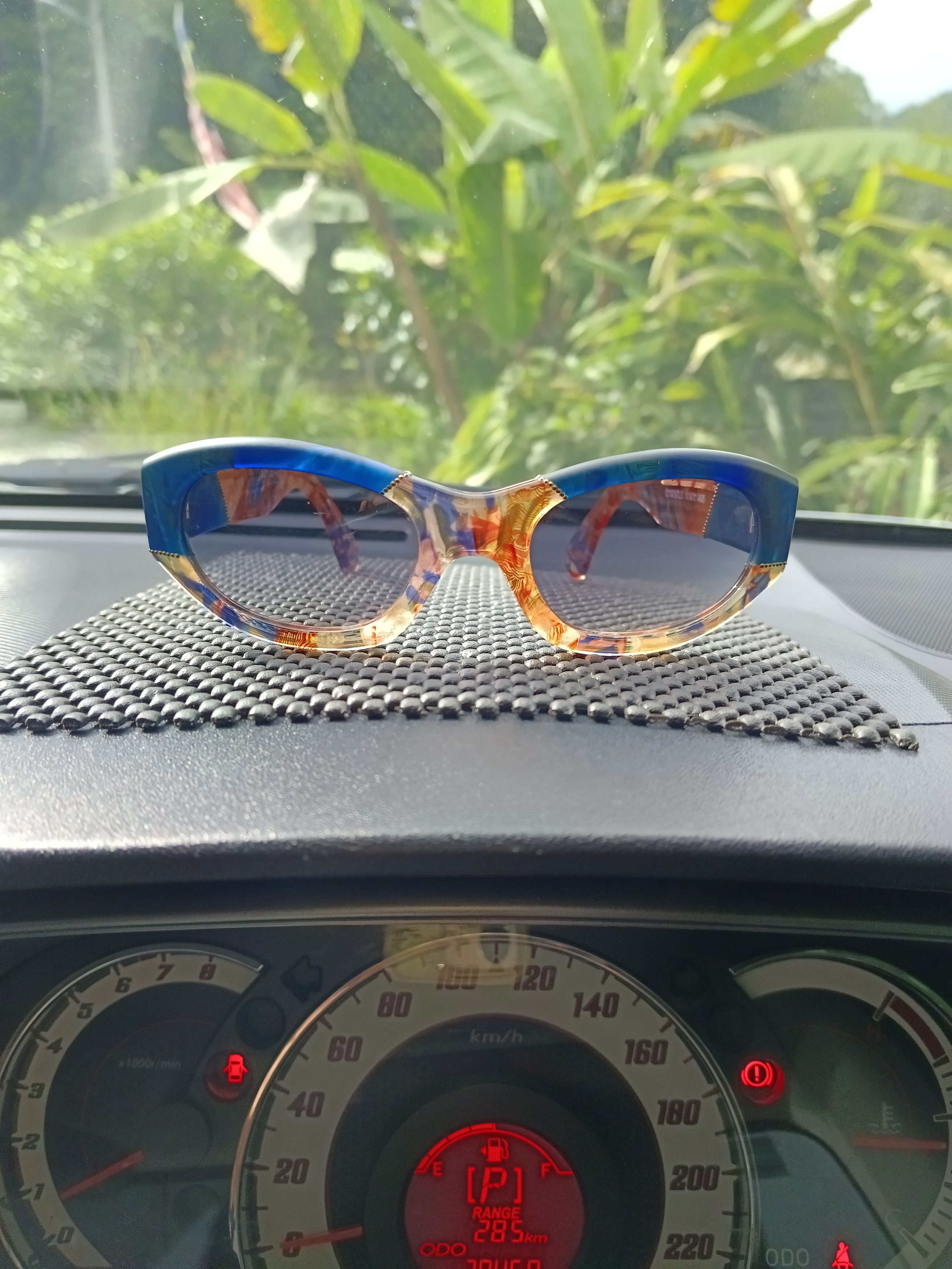Emmanuelle Khanh Emmanuelle Khanh Paris Oversized Cat-Eye Sunglasses Size ONE SIZE - 9 Thumbnail