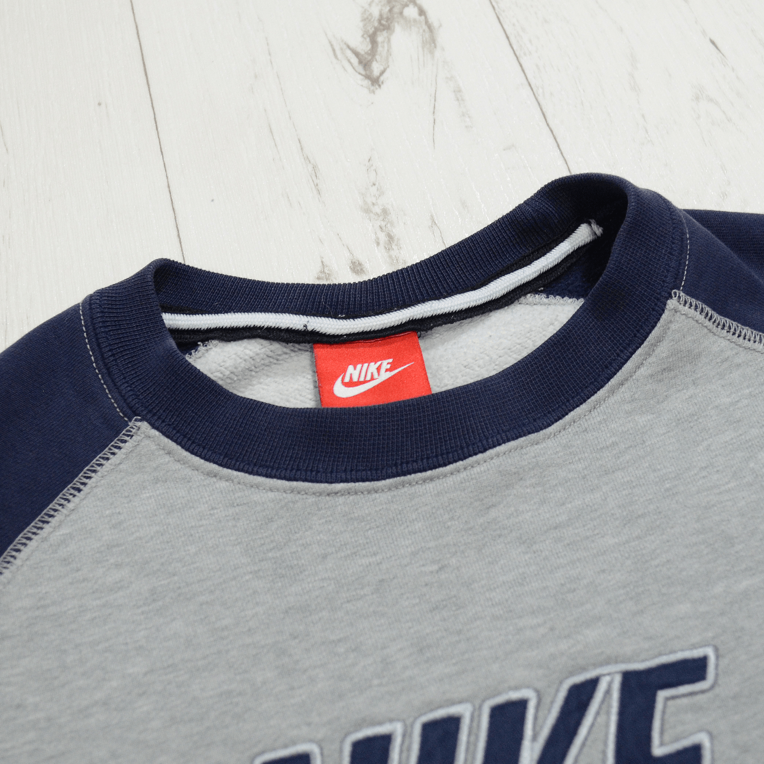 Nike RARE Nike Air Embroidery Big Swoosh Logo Sweatshirt Size US M / EU 48-50 / 2 - 5 Thumbnail