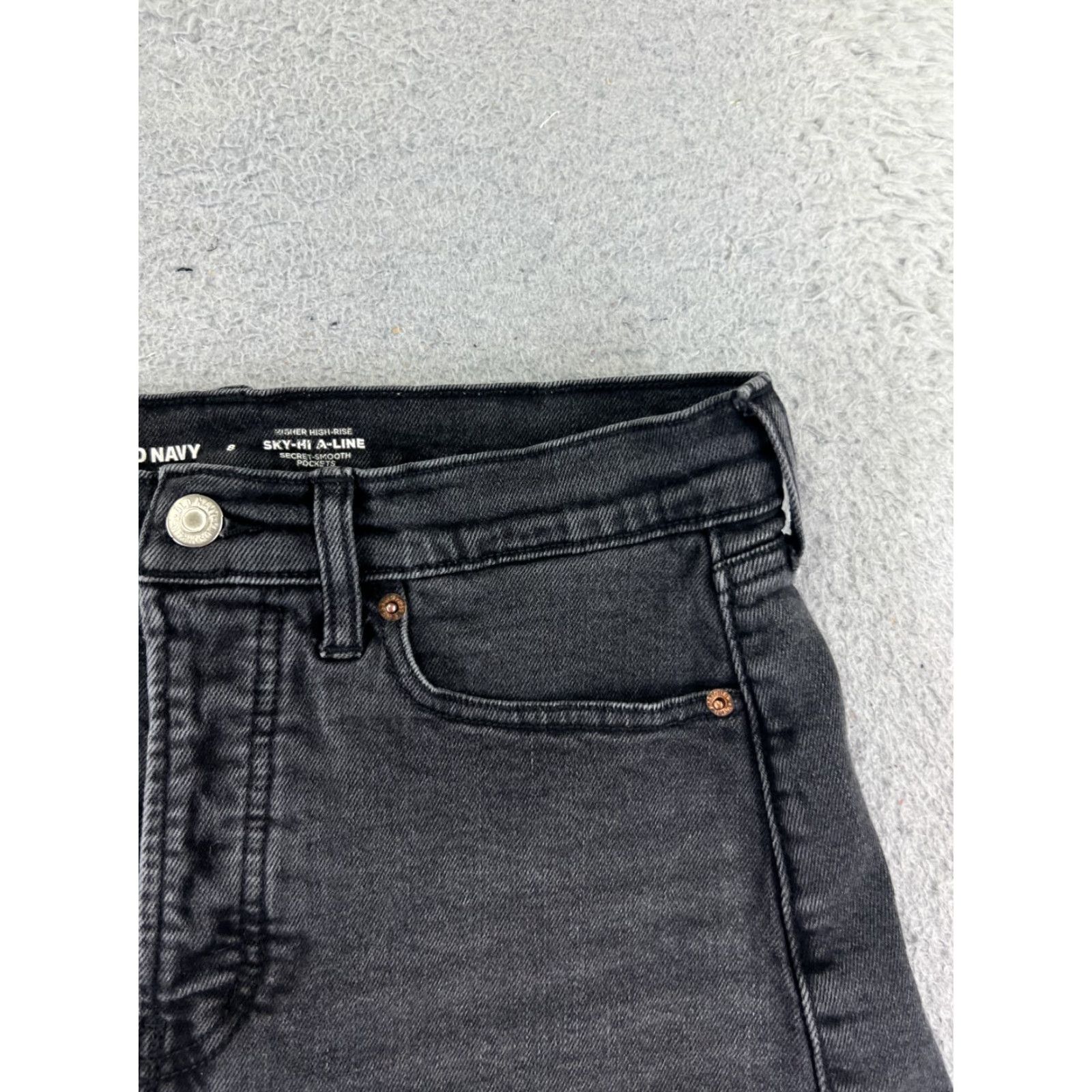 Old Navy Old Navy Shorts Black Denim Button 8 27x2 2.0 Inseam Cutoff A Line Ski Hi Flat Front Cotton Blend Zip 8 Women’s Style Casual Denim Shorts Size 30" / US 8 / IT 44 - 5 Thumbnail