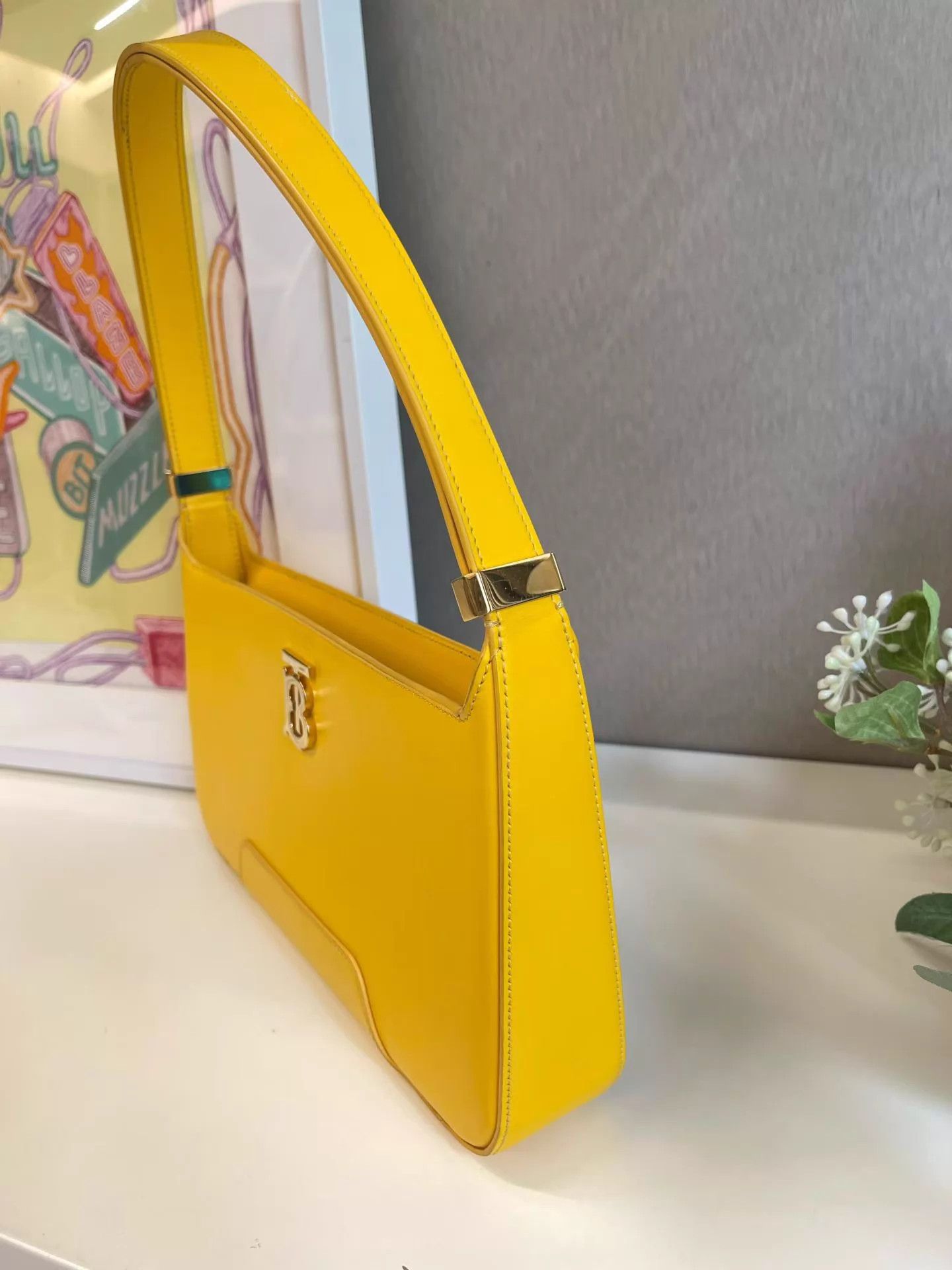 Burberry Burberry TB Yellow Armpit Bag Near New AH305 Size ONE SIZE - 3 Thumbnail