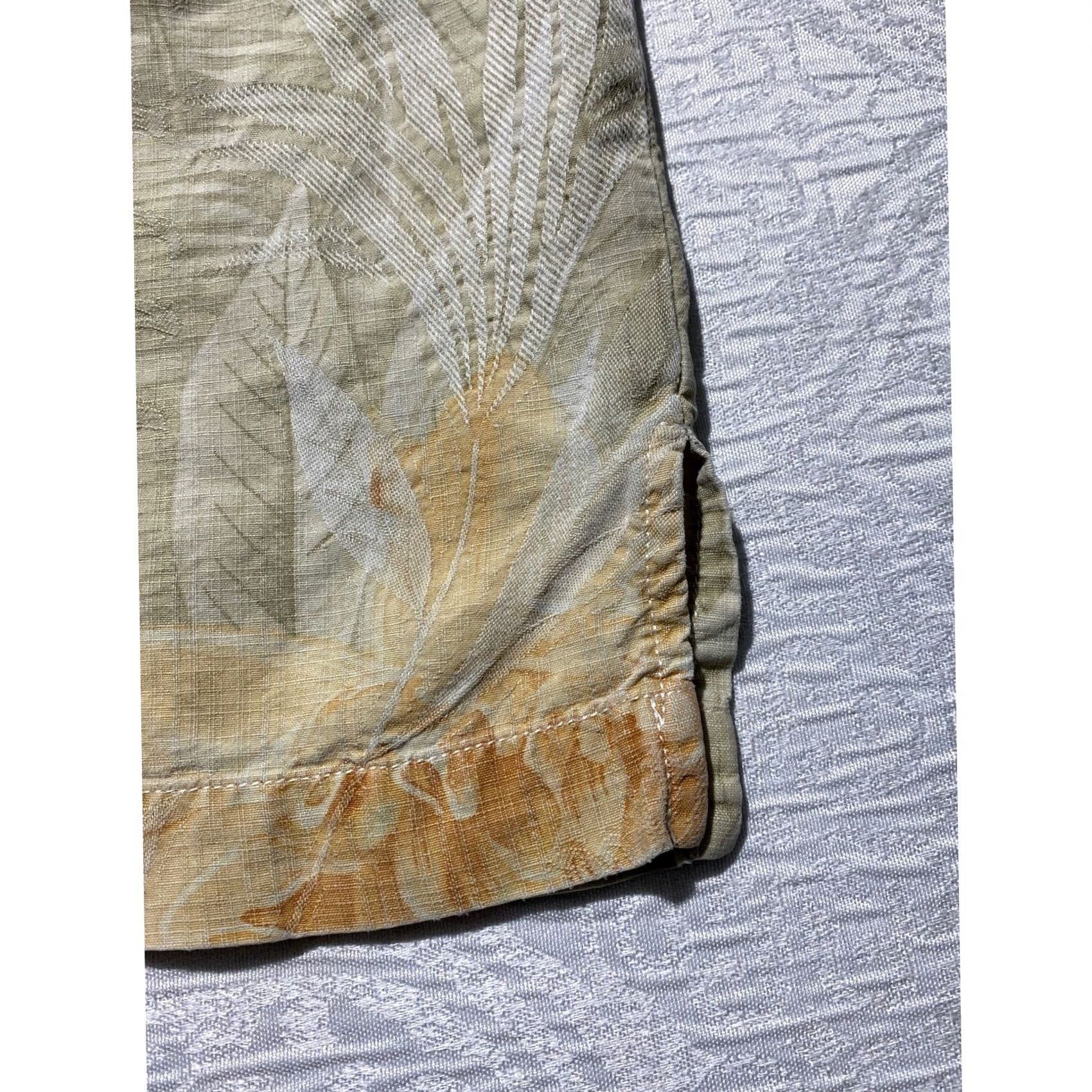 Tommy Bahama Tommy Bahama Mens Large Hawaiian Shirt Beige 100% Silk Tropical Floral Camp Size US L / EU 52-54 / 3 - 3 Thumbnail