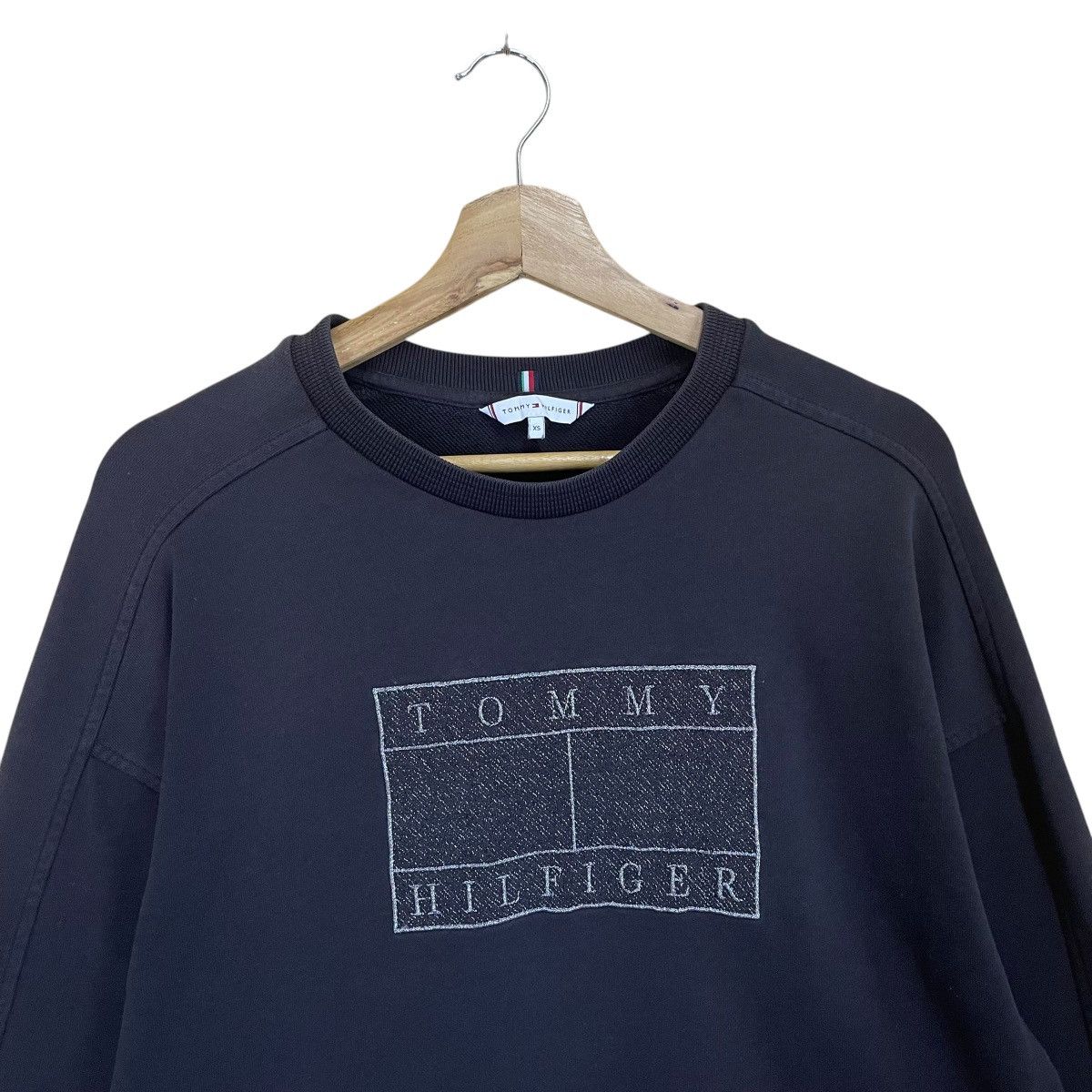 Japanese Brand × Tommy Hilfiger Tommy Hilfiger Big Logo Crewneck Sweatshirt Baggy Size S Size US XS / EU 42 / 0 - 2 Thumbnail