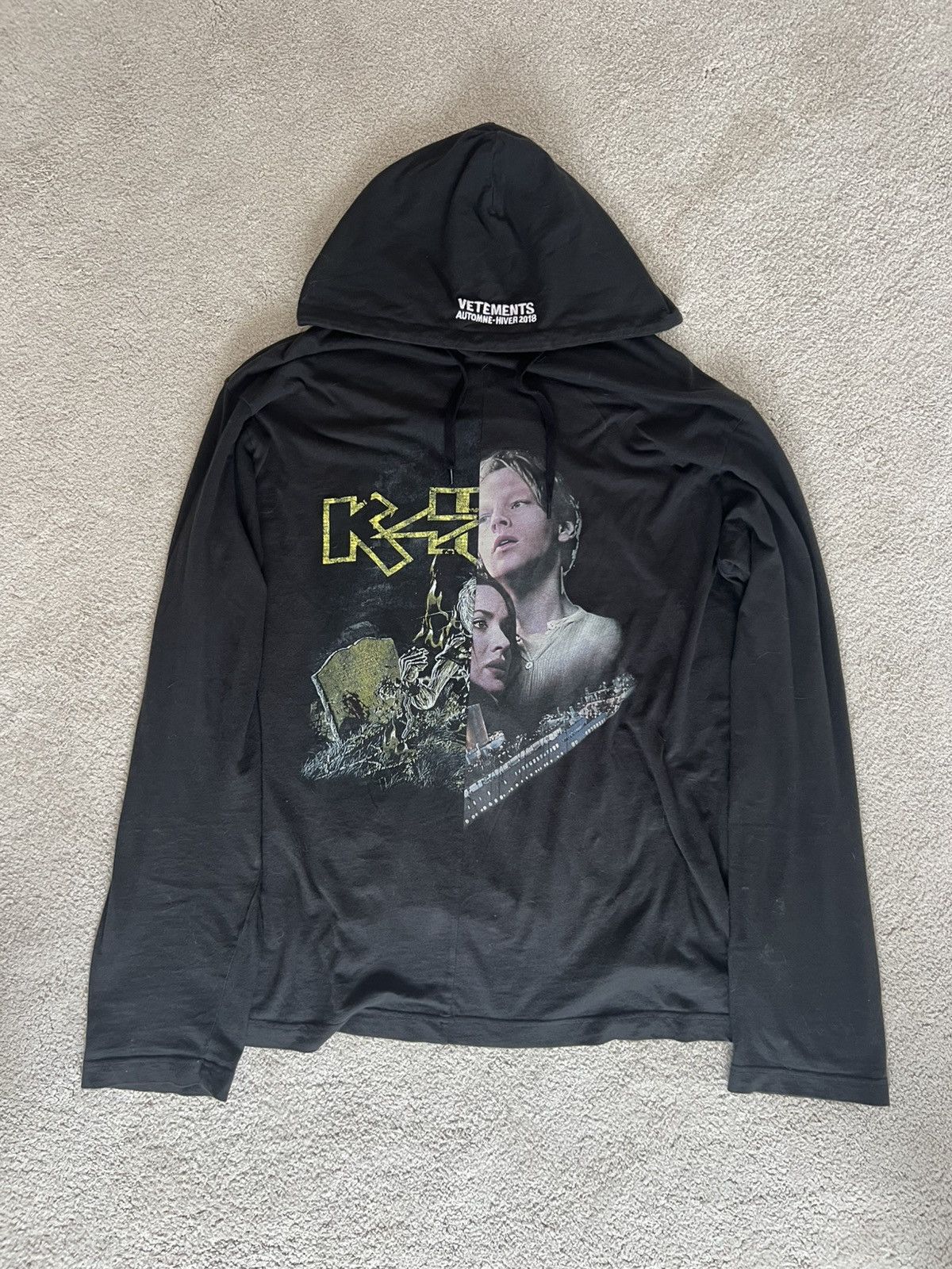 Vetements Vetements tytanic kiss split 2018 Size US S / EU 44-46 / 1 - 1 Thumbnail