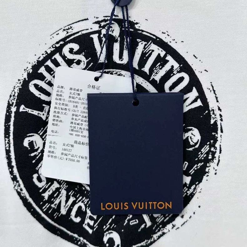 Louis Vuitton Louis Vuitton SS25 Marine Series logo Short Sleeve Size US XS / EU 42 / 0 - 5 Thumbnail