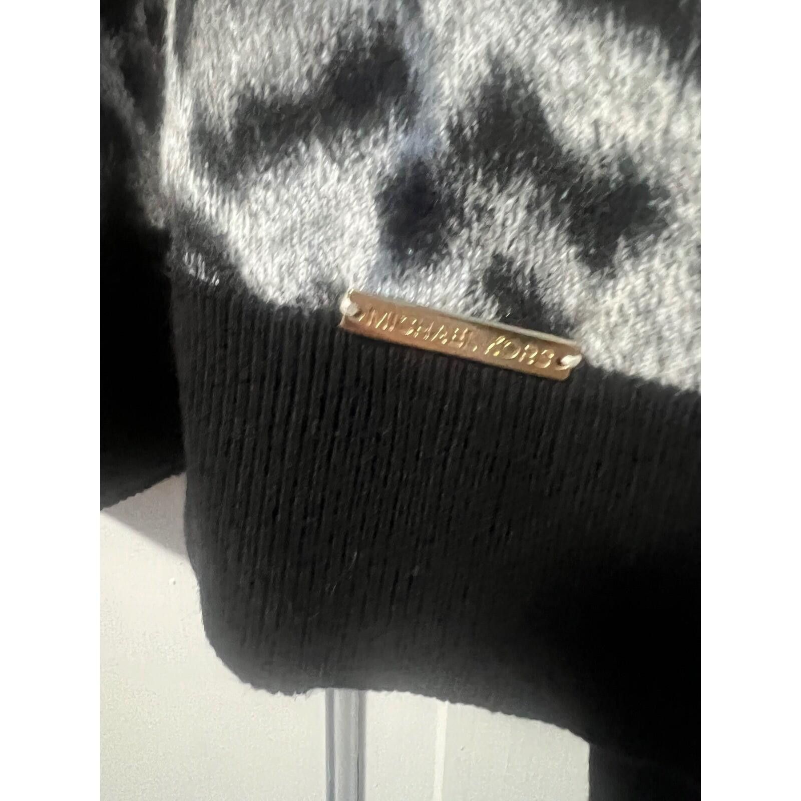 Michael Kors Michael Kors Leopard Cold Shoulder Sweater Womens S Grey Size S / US 4 / IT 40 - 7 Thumbnail