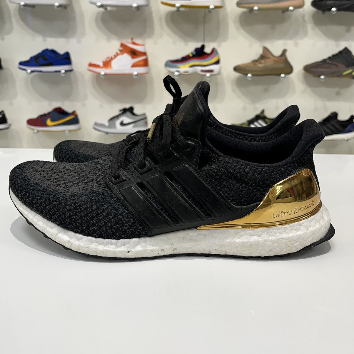 Adidas Adidas Ultra Boost 2.0 Gold Medal Size US 11 / EU 44 - 3 Thumbnail