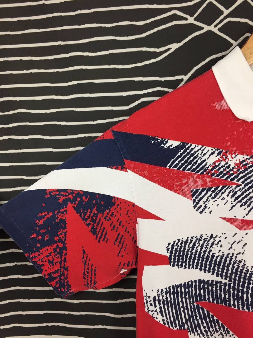 Japanese Brand Vtg 90s 00s Yonex Fullprint Badminton Polo Tee Size US M / EU 48-50 / 2 - 4 Thumbnail