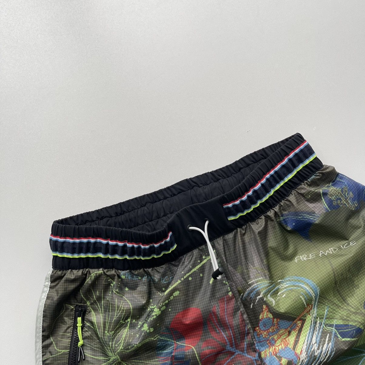 Bogner Bogner Fire+Ice Women Flowers Printed Shorts Size 28" / US 6 / IT 42 - 2 Thumbnail