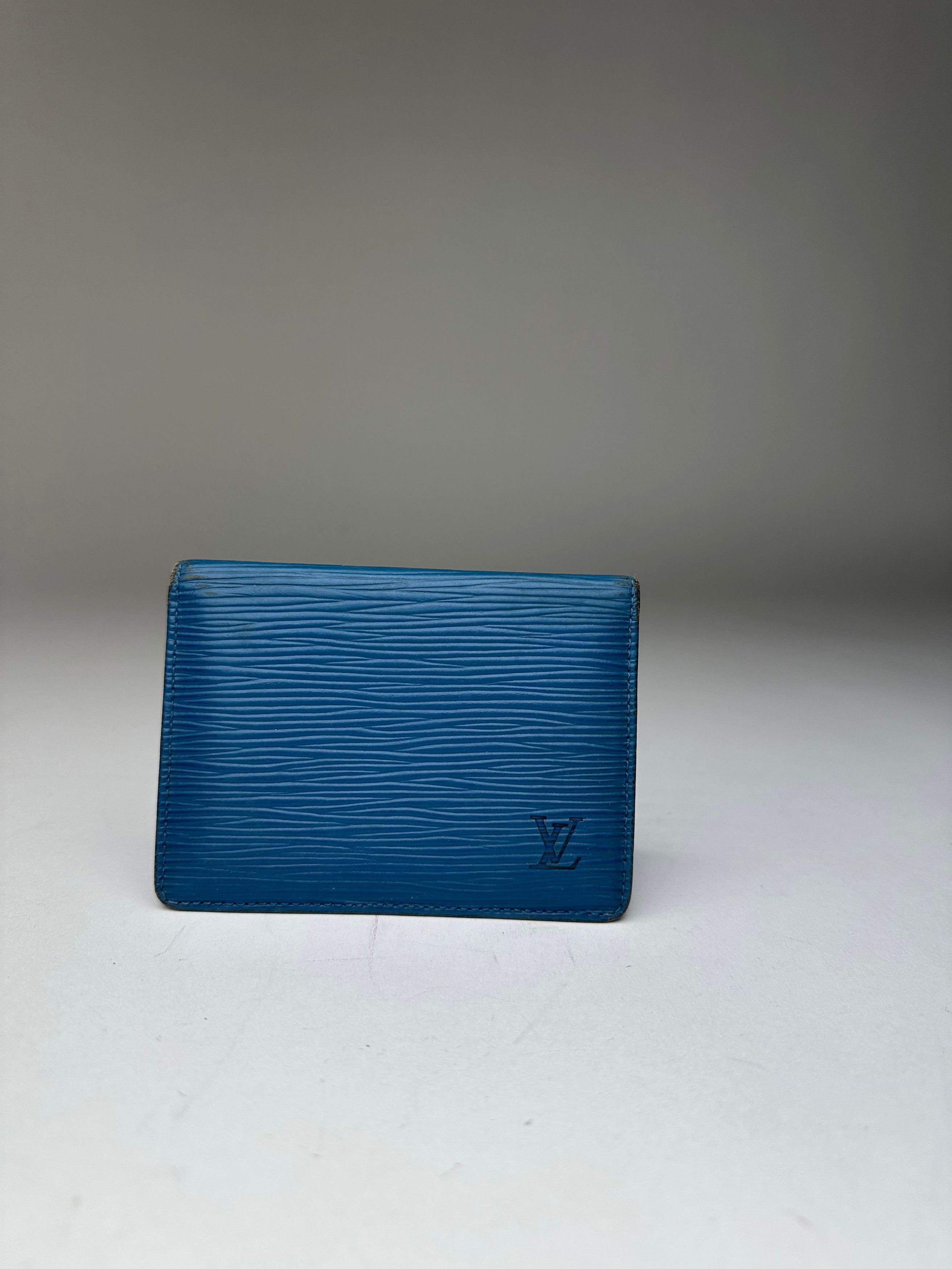 Louis Vuitton Vintage Epi Leather Card Holder Blue Size ONE SIZE - 1 Thumbnail