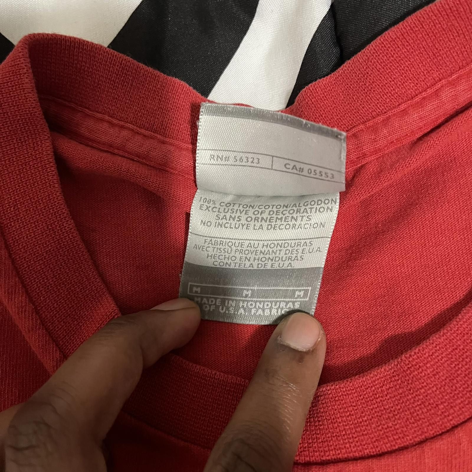 Nike Vtg 00s Red Nike Swoosh Tee M Honduras Size US M / EU 48-50 / 2 - 5 Thumbnail