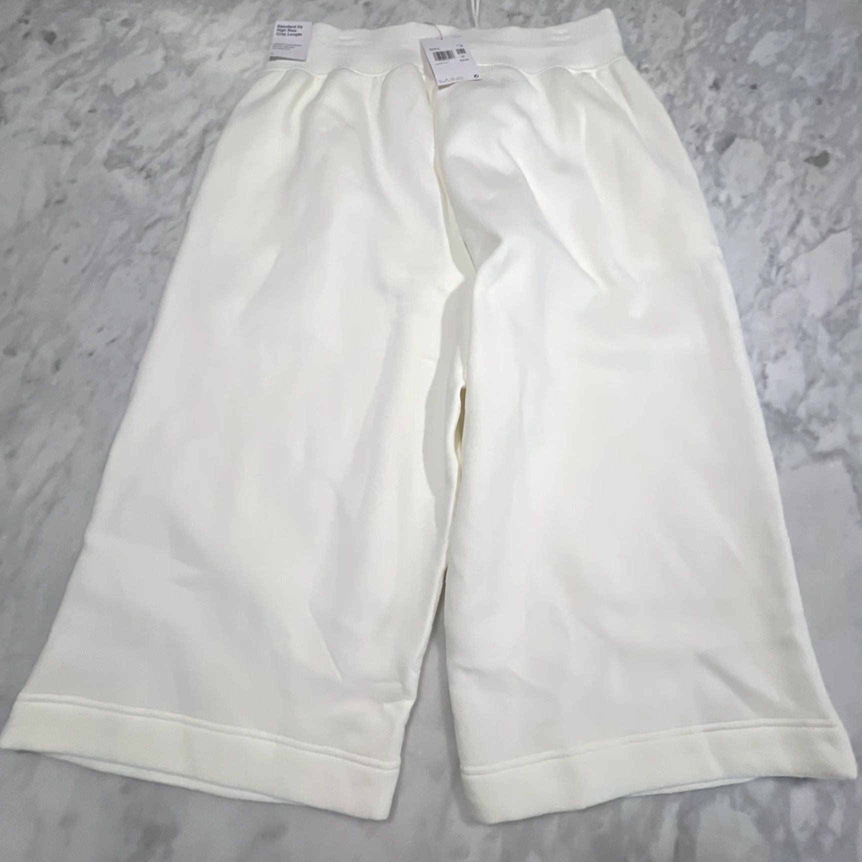 Nike Nike Crop Sweatpants Women’s 1X Wide Leg Fleece Drawstring FB8418-133 NWT Size 40" / US 18 - 4 Thumbnail