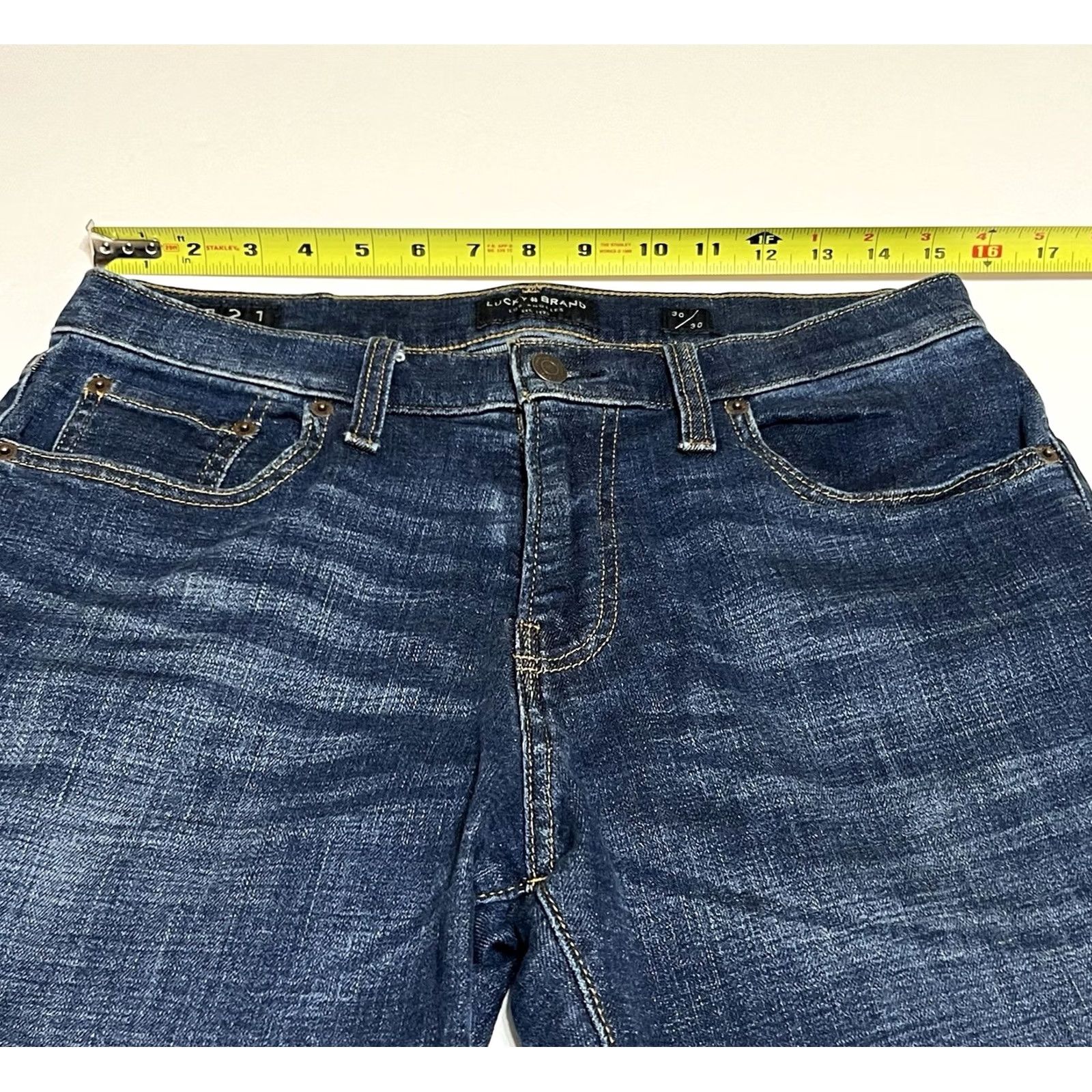 Lucky Brand Lucky Brand Jeans Mens 30x30 Blue Denim 221 Straight Dark Wash 5-Pocket Regular Rise Mid-Waist Vintage No N/A Size US 30 / EU 46 - 3 Thumbnail