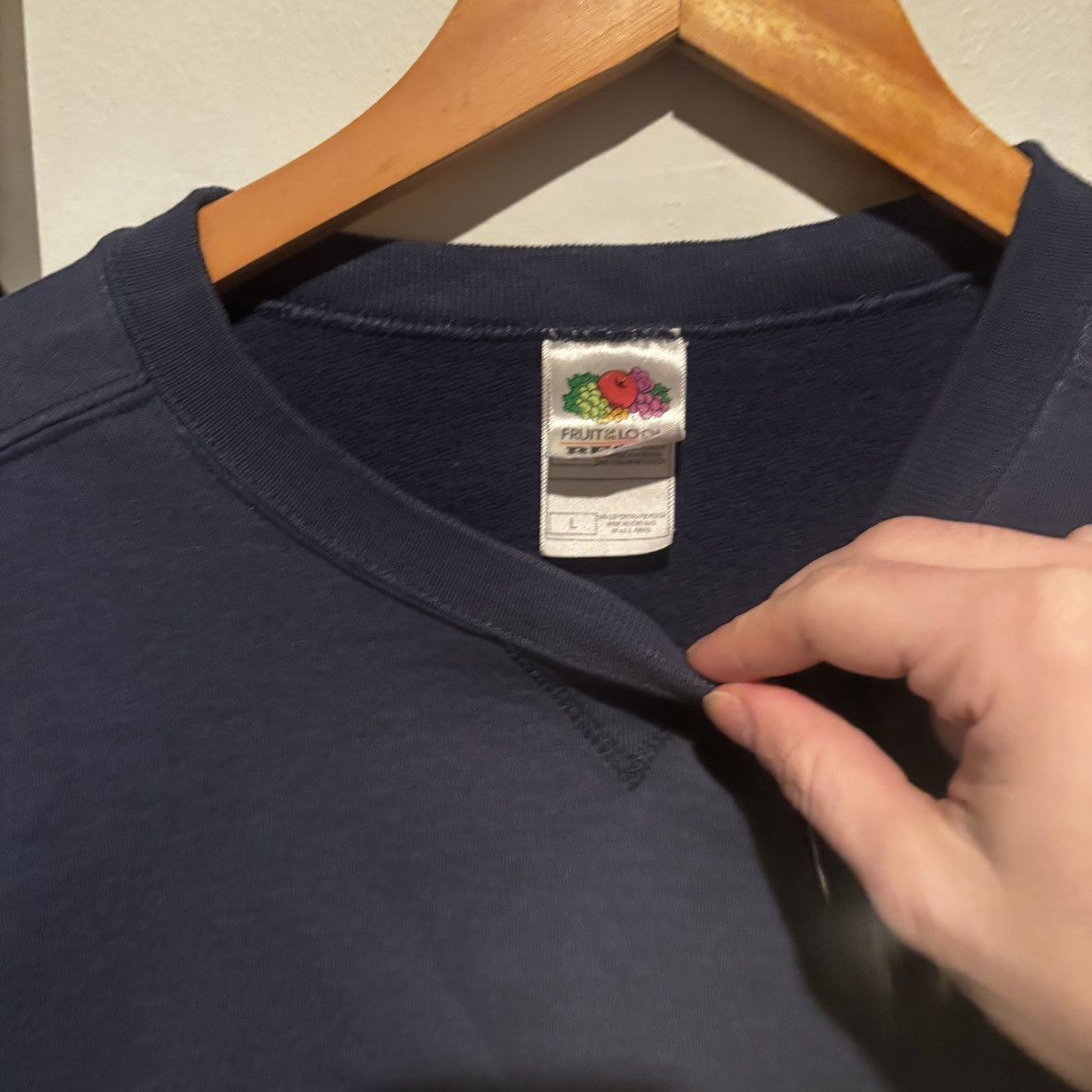 Fruit Of The Loom Vintage Beautifully Faded Navy Fruit of the Loom Crewneck Size US L / EU 52-54 / 3 - 2 Thumbnail