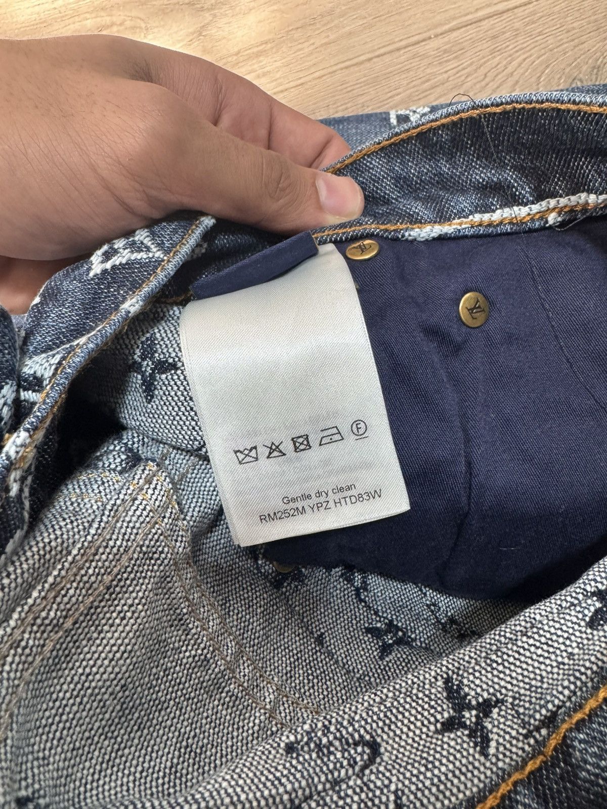 Louis Vuitton Louis Vuitton Monogram Cloud Denim Jeans Size 34 Size US 34 / EU 50 - 7 Thumbnail