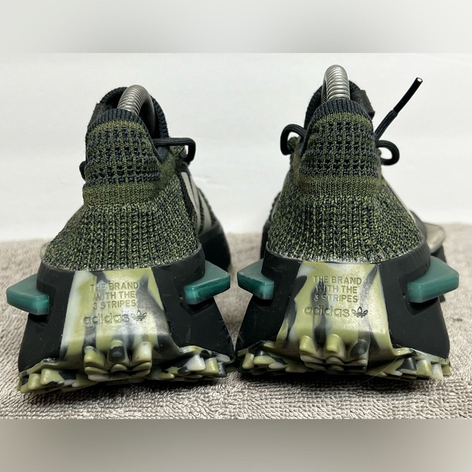 Adidas Adidas NMD S1 J GS Size 6 FOCOLI Carbon Low Army Green Camo Size US 6 / EU 39 - 6 Thumbnail