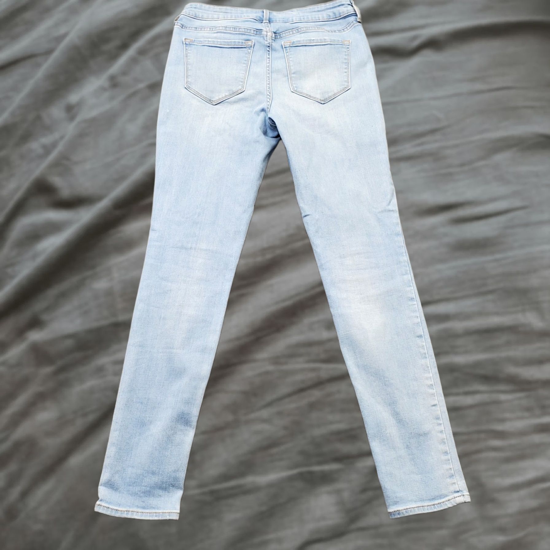 Old Navy Old Navy Rockstar Jeans Womens Size 6 Blue Denim Mid Rise Skinny Fit Ripped Light Wash Jeans Size 28" / US 6 / IT 42 - 1 Thumbnail