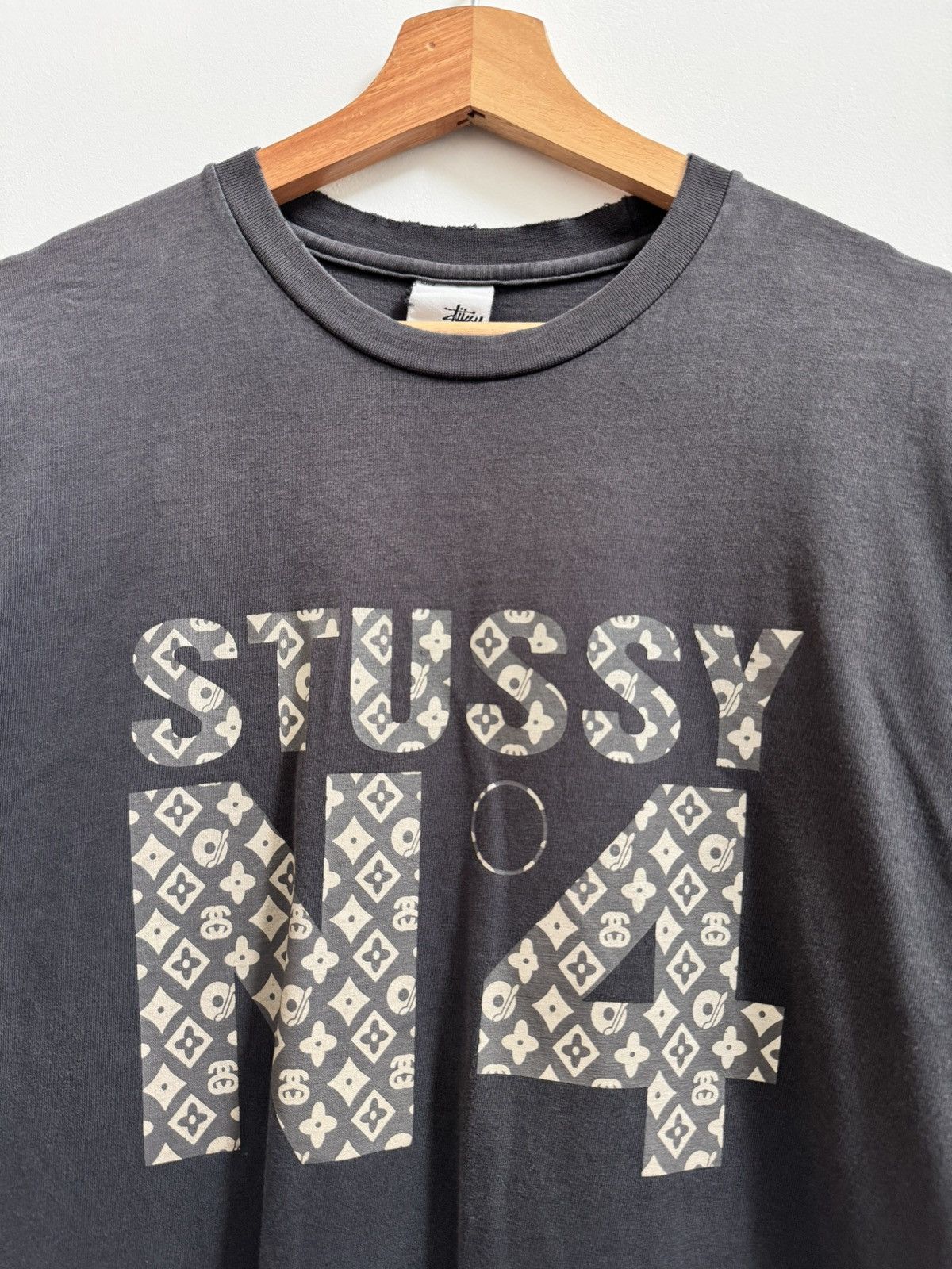 Stussy Vintage Stussy No 4 Monogram LV T-Shirt Size US L / EU 52-54 / 3 - 3 Thumbnail