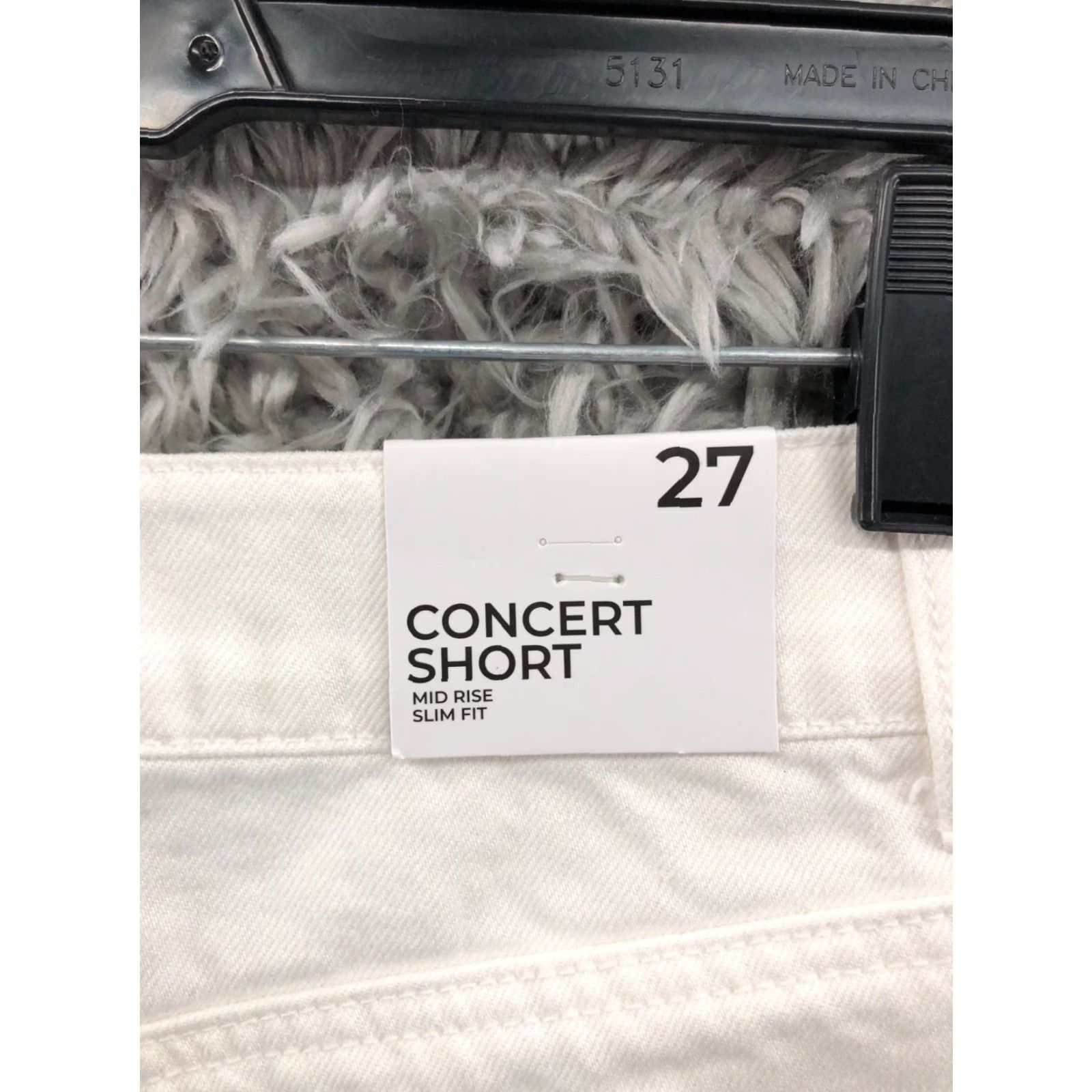 Forever 21 FOREVER 21 White Denim Jean Short Women 27 Mid Rise Light Wash 5-Pocket Casual Flat Front Size 27" / US 4 / IT 40 - 5 Thumbnail