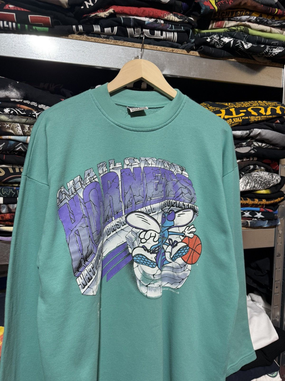 Vintage Vintage 90’s Charlotte Hornets NBA Magic Johnson Sweatshirt Size US XXL / EU 58 / 5 - 4 Thumbnail