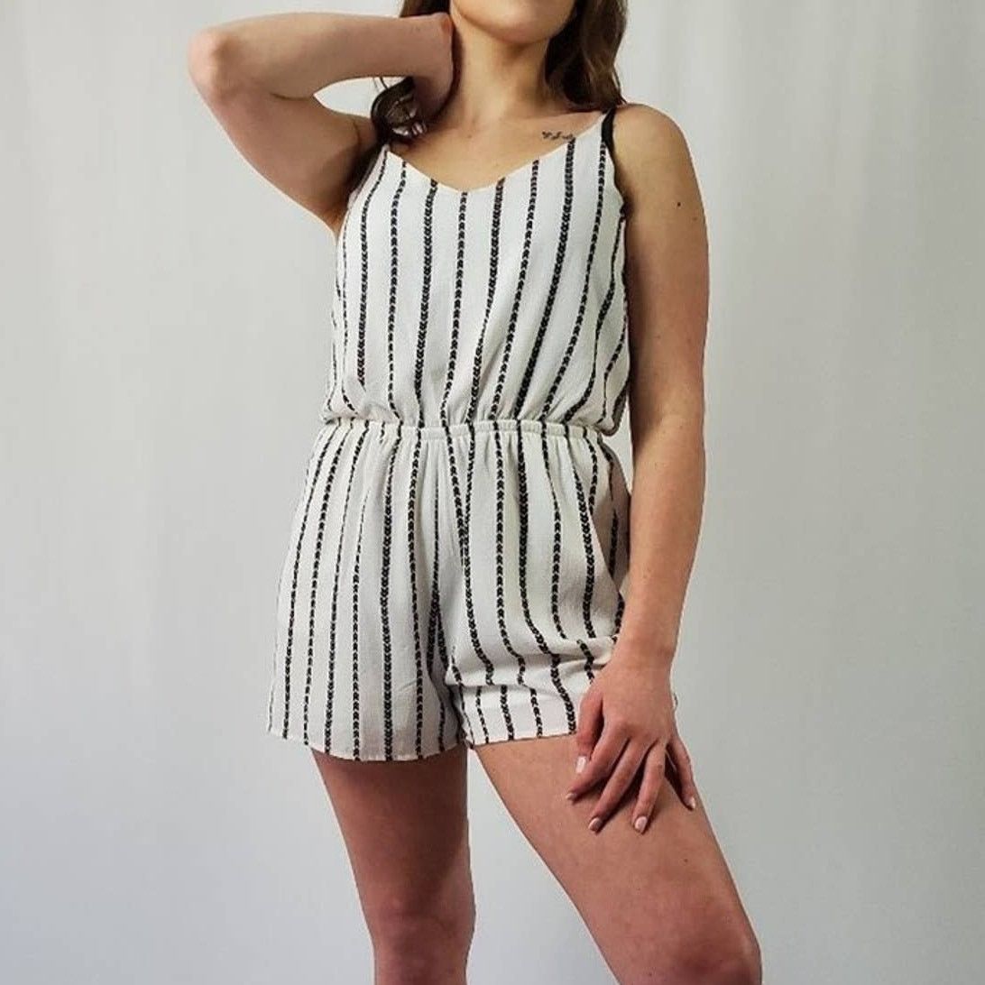 Designer One Clothing Los Angeles Black & White Striped Romper - M Size 28" / US 6 / IT 42 - 5 Thumbnail