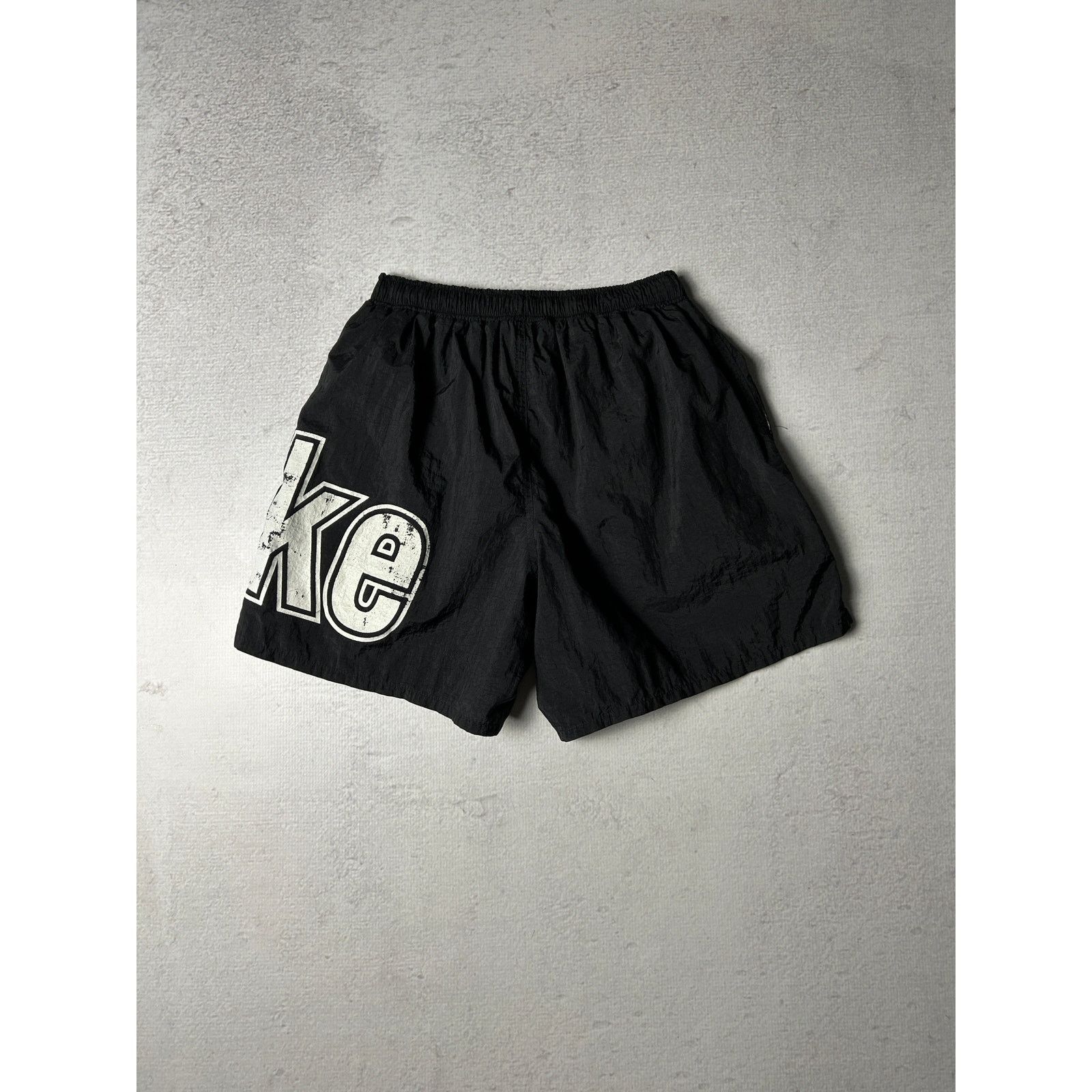 Nike Vintage 90s Nike Black Pre-owned Track Shorts - Men's Small Size US 26 / EU 42 - 2 Thumbnail