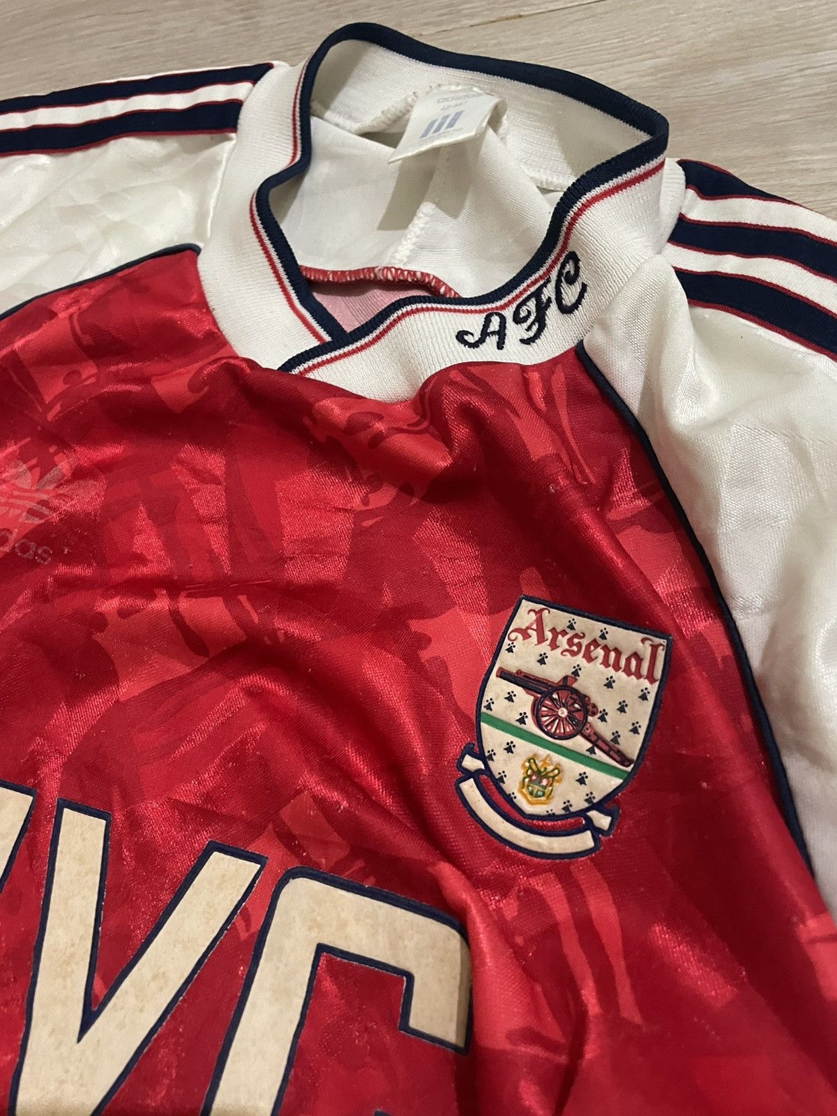 Nike Rare🔥 Vintage Home Arsenal Jersey by JVC Size US L / EU 52-54 / 3 - 13 Thumbnail