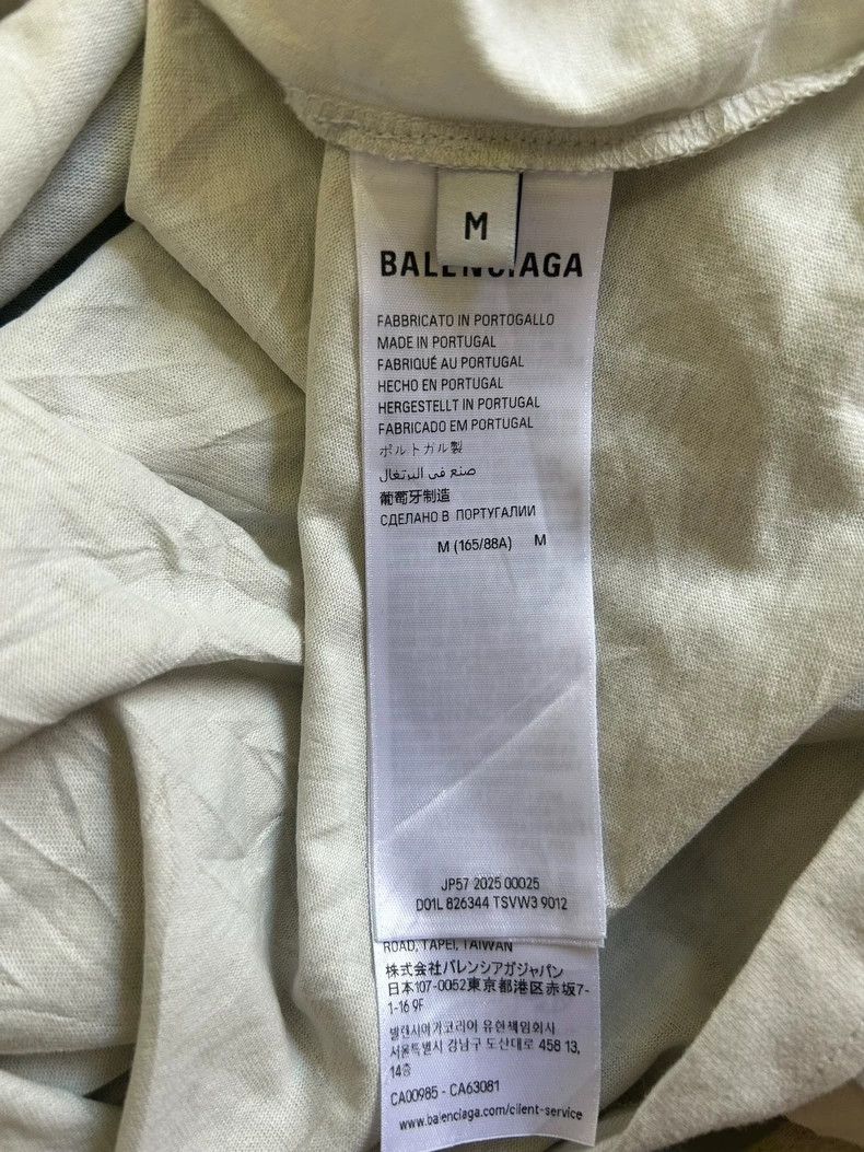 Balenciaga Balenciaga Brand Ambassador White Portrait Pleated Short S Size US M / EU 48-50 / 2 - 5 Thumbnail