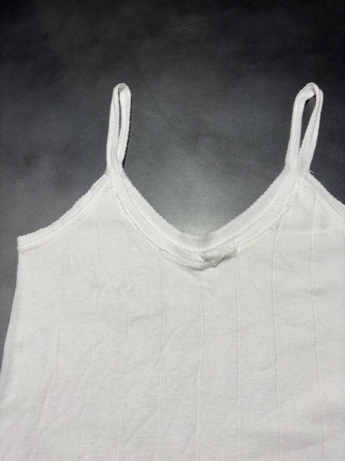 Vintage Y2K Vintage Tank Top Ribbed Thrashed 90s 2000s Sleeveless T Size S / US 4 / IT 40 - 4 Thumbnail