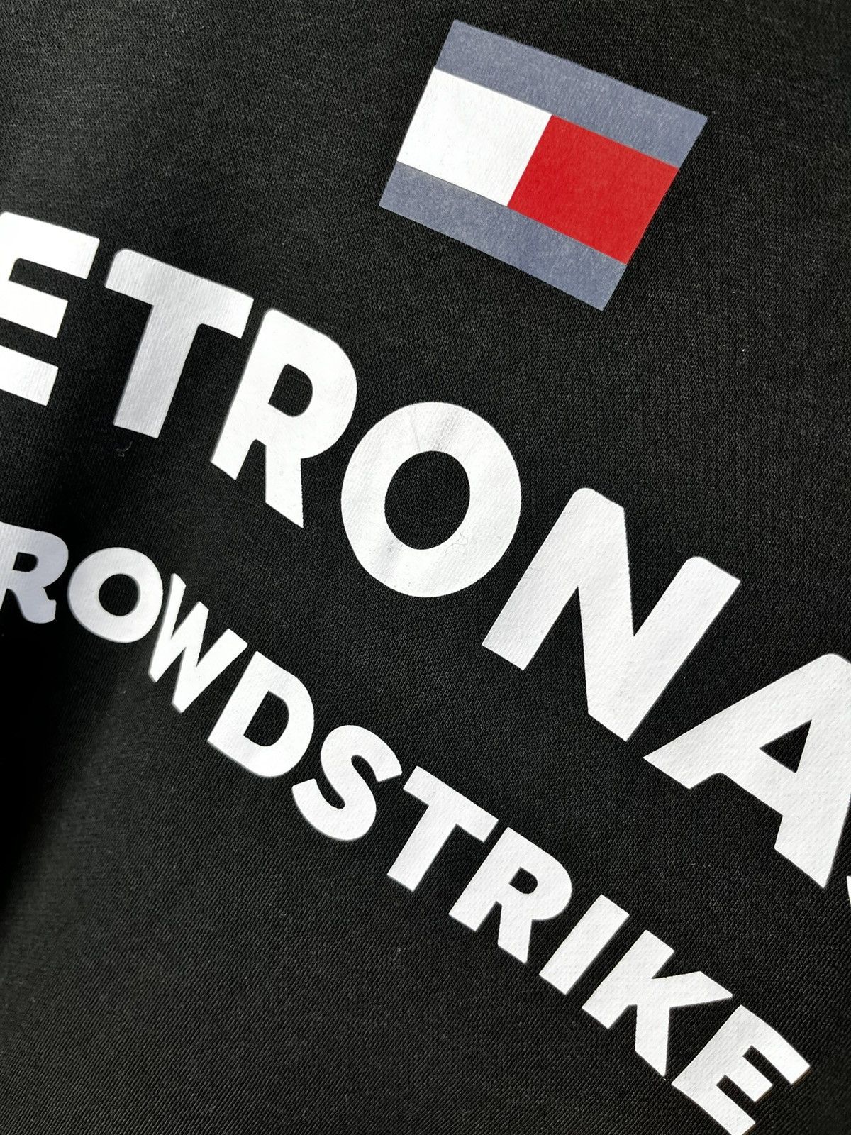 Mercedes-Benz AMG Petronas formula one team sweatshirt Size US XXL / EU 58 / 5 - 13 Thumbnail