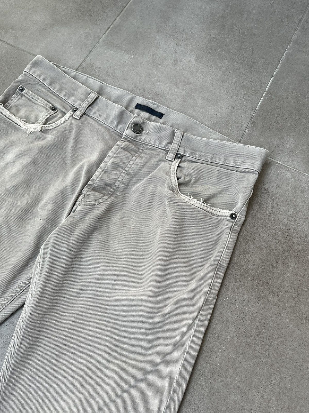 Prada SS13 Prada Distressed Light Grey Denim Pants Size US 32 / EU 48 - 12 Thumbnail