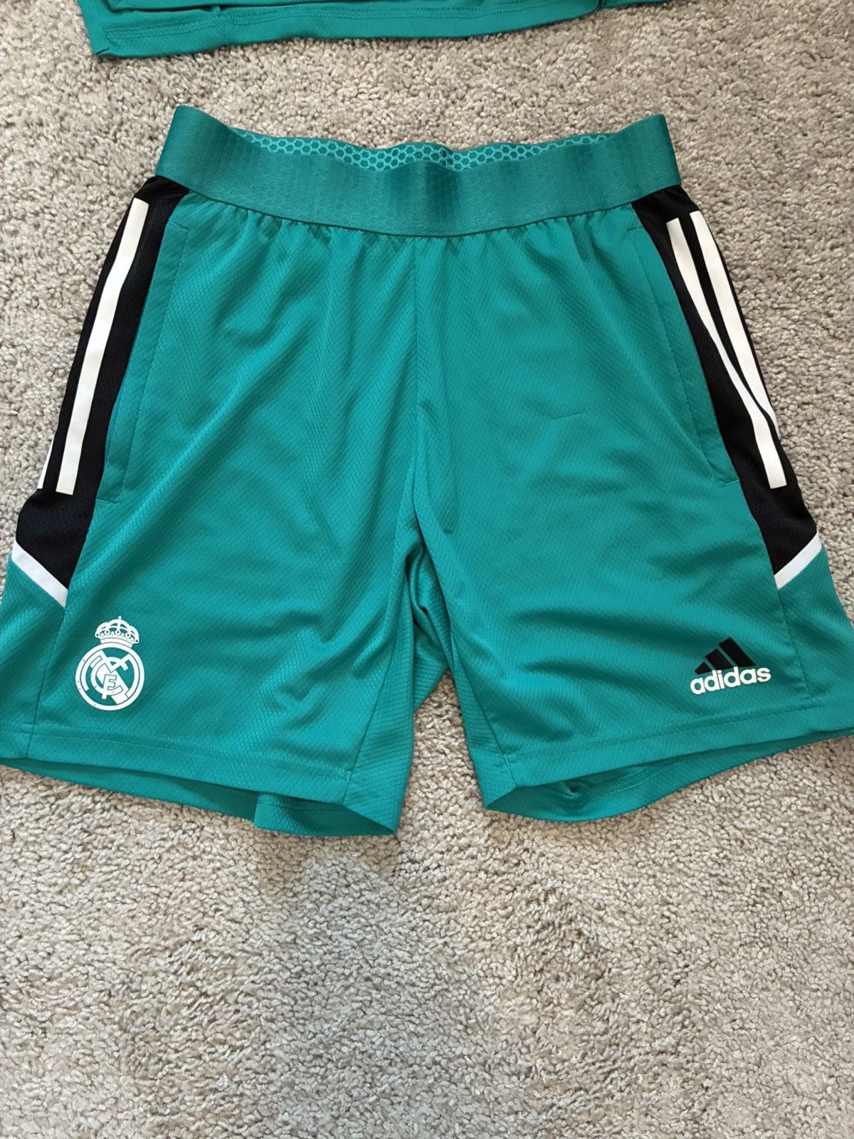 Adidas 2021/2022 Real Madrid Training Kit Size US M / EU 48-50 / 2 - 2 Thumbnail