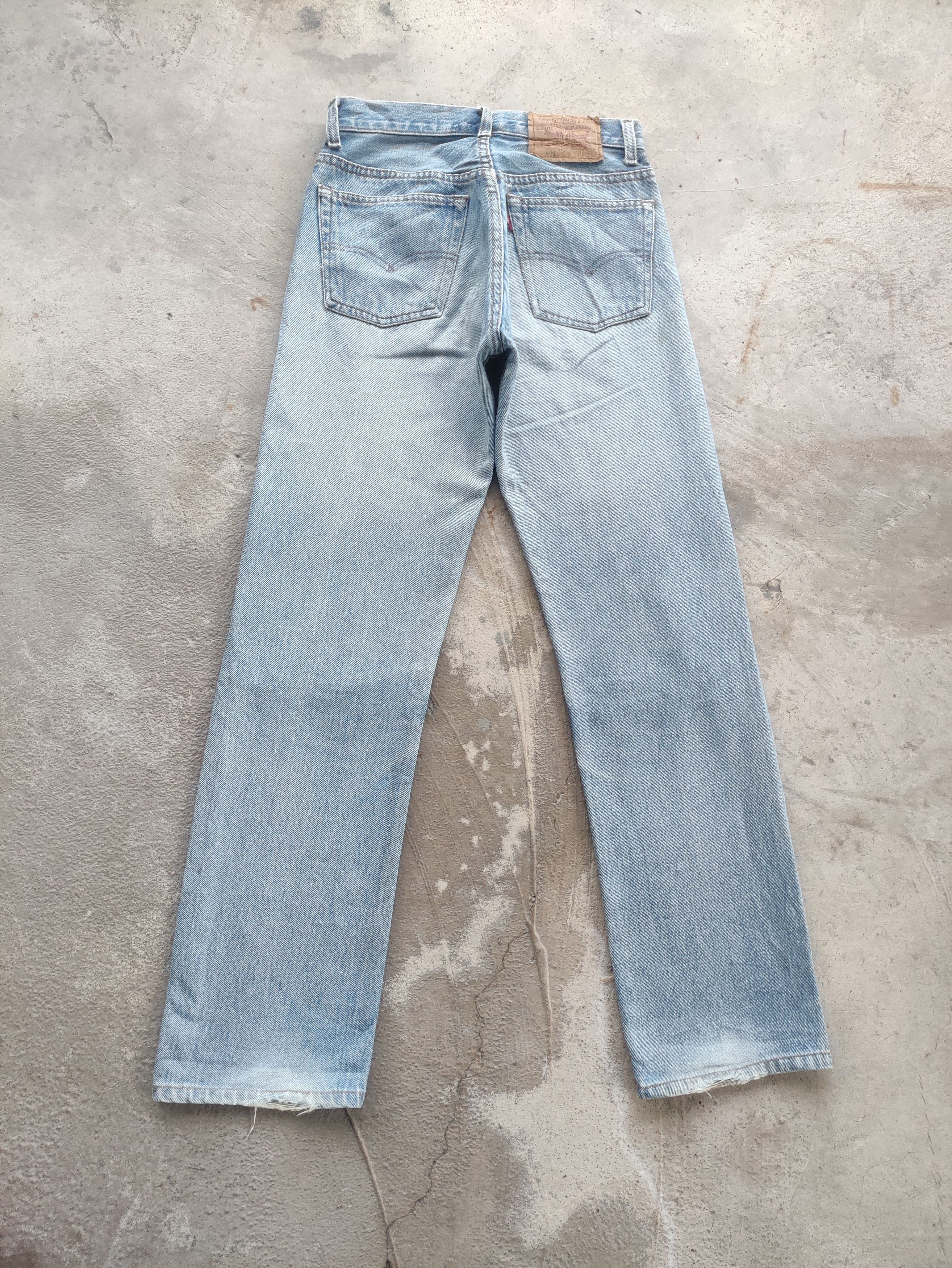 Levi's Vintage Levis 501 Button Baggy Distressed Faded Denim Size US 27 - 8 Thumbnail