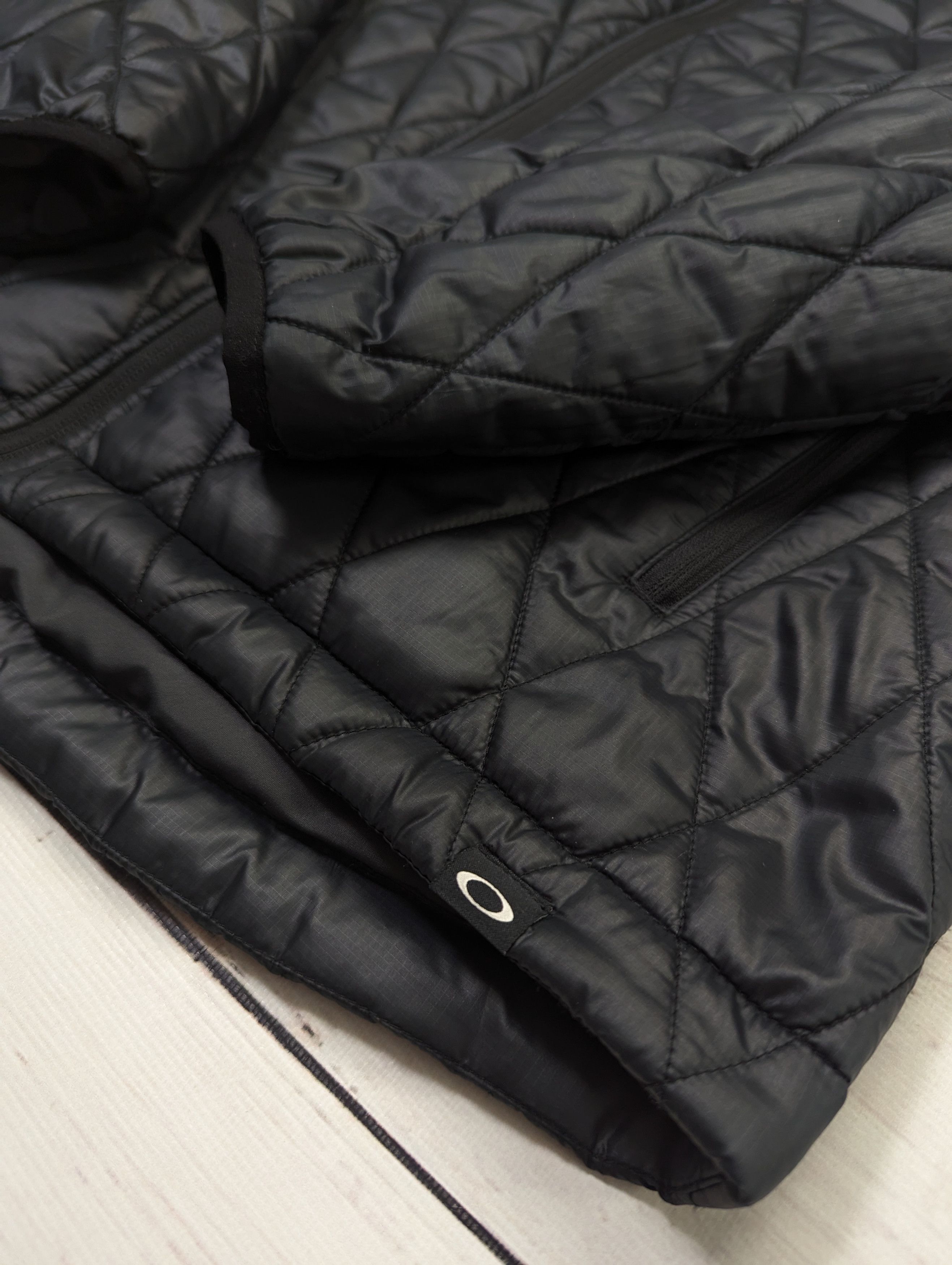 Oakley × Vintage Oakley vintage quilted puffer jacket size L Size US L / EU 52-54 / 3 - 4 Thumbnail