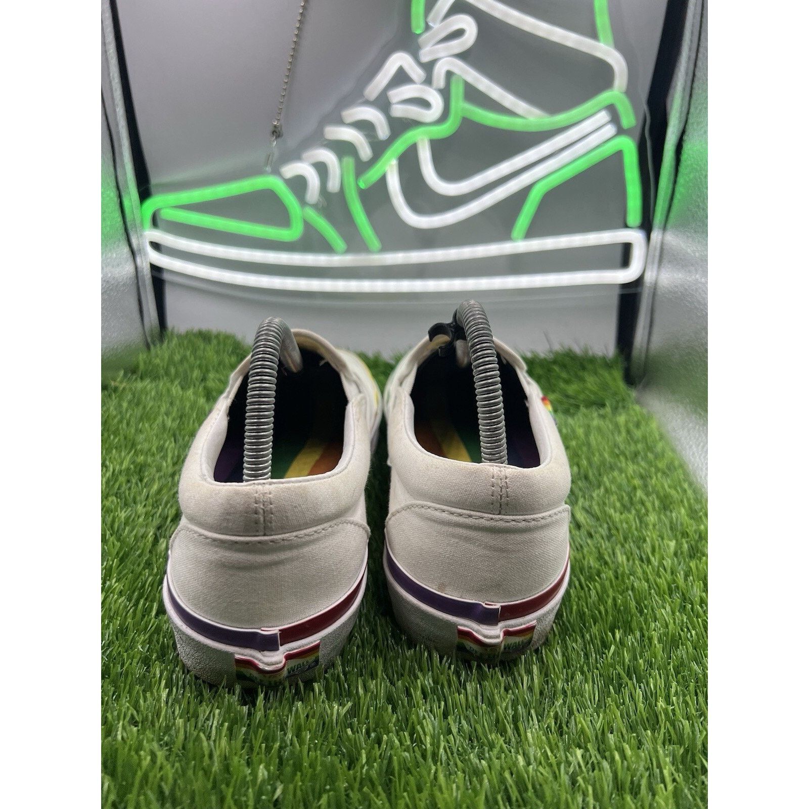 Vans Vans Classic Slip On White/Rainbow Pride Shoes M7.5 W9 Size US 6.5 / EU 39-40 - 4 Thumbnail