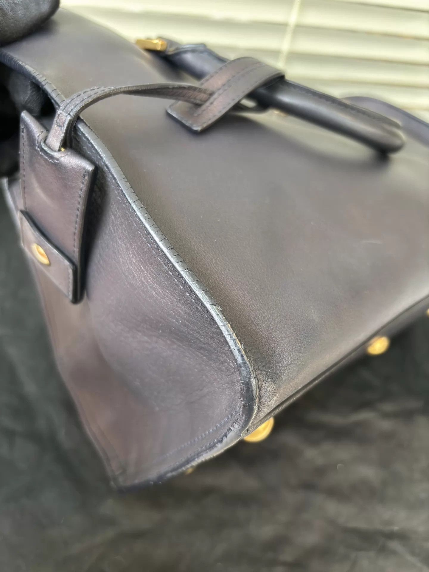 Yves Saint Laurent YSL 9/10 Black Leather Y-Buckle Tote, Cracked Edge, Dust Bag Size ONE SIZE - 7 Thumbnail