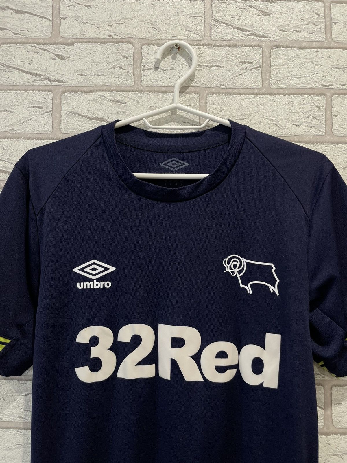 Vintage Derby County 2018 2019 Away Football Shirt Soccer Jersey Size US S / EU 44-46 / 1 - 3 Thumbnail