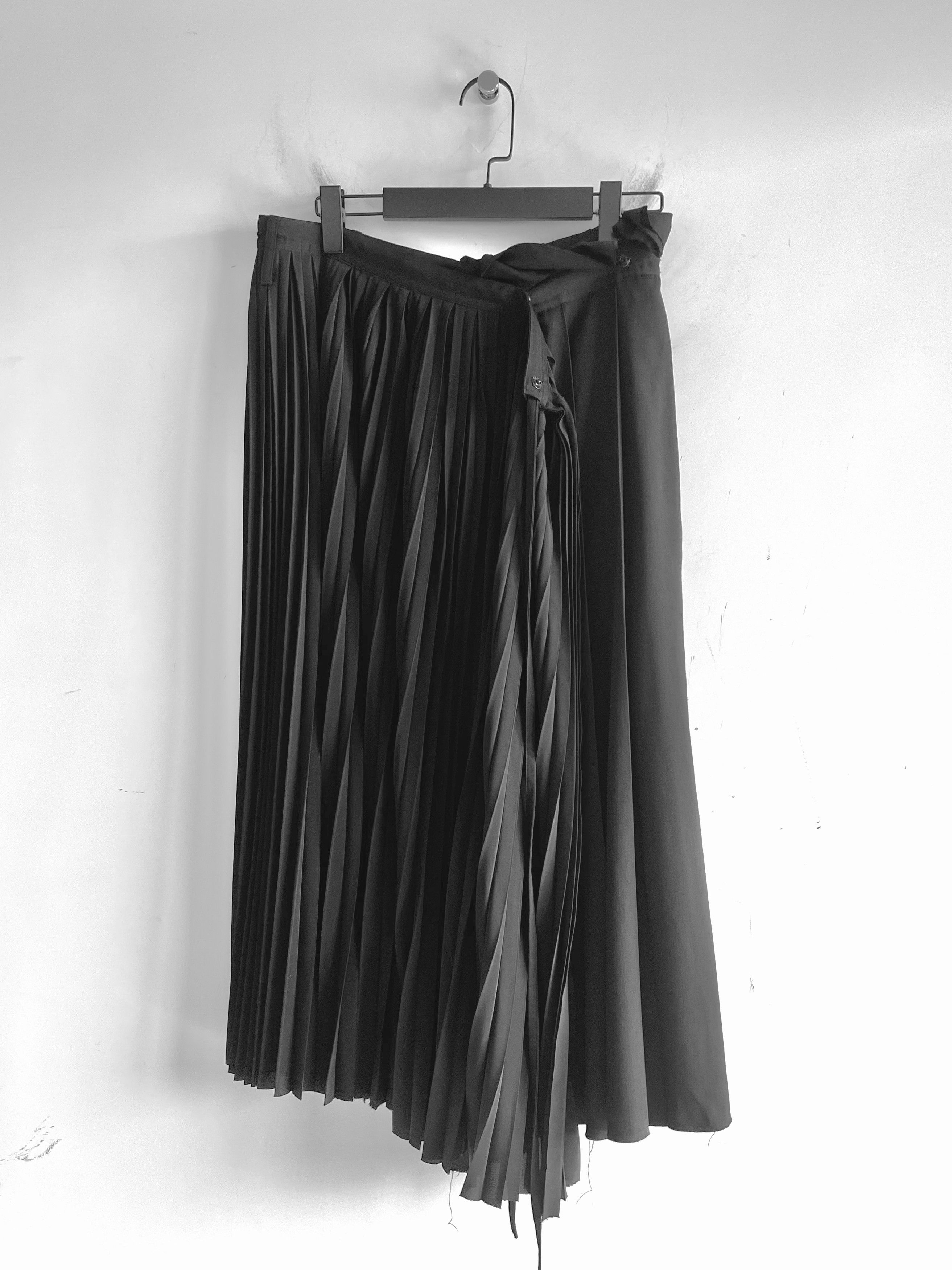 Yohji Yamamoto Y's Yohji Yamamoto - WOOL / de CHINE PLEATS COMBI WRAP SKIRT Size 23" - 2 Thumbnail