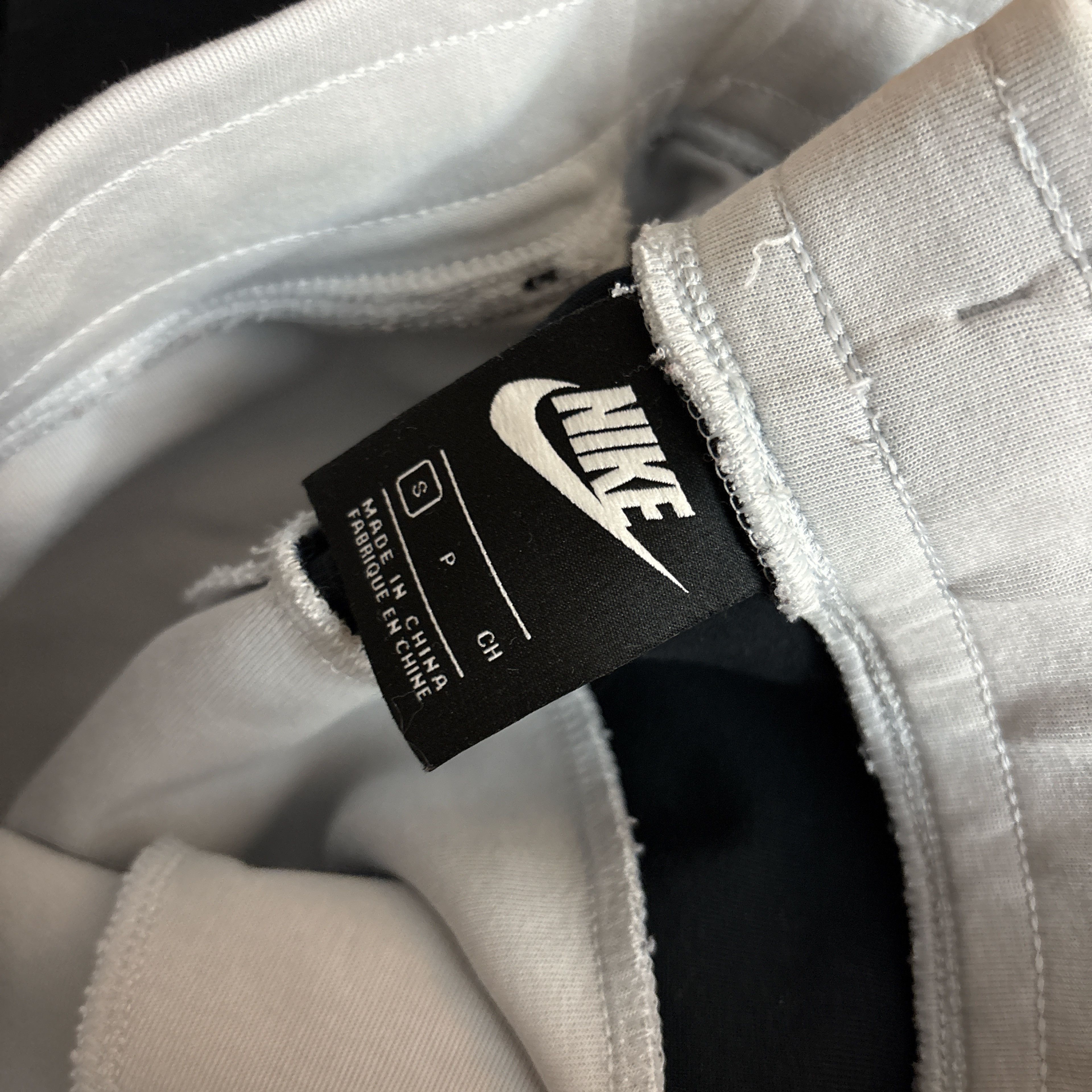 Nike Nike Tech ‘Catching Air’ Size US S / EU 44-46 / 1 - 3 Thumbnail
