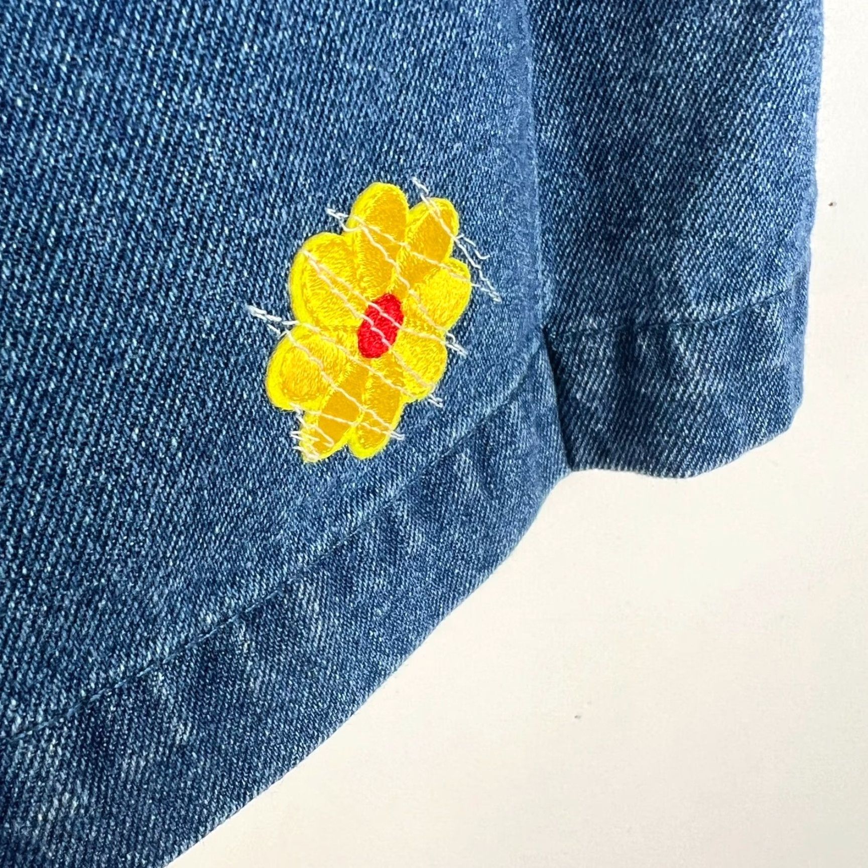 Forever 21 FOREVER 21 Denim Mini Skirt Womens M Blue Patch Embroidered 90s Floral Army Casual Short Skirt Womens M Blue 90s Army Embroidered Denim Skirt Size 32" / US 10 / IT 46 - 2 Thumbnail