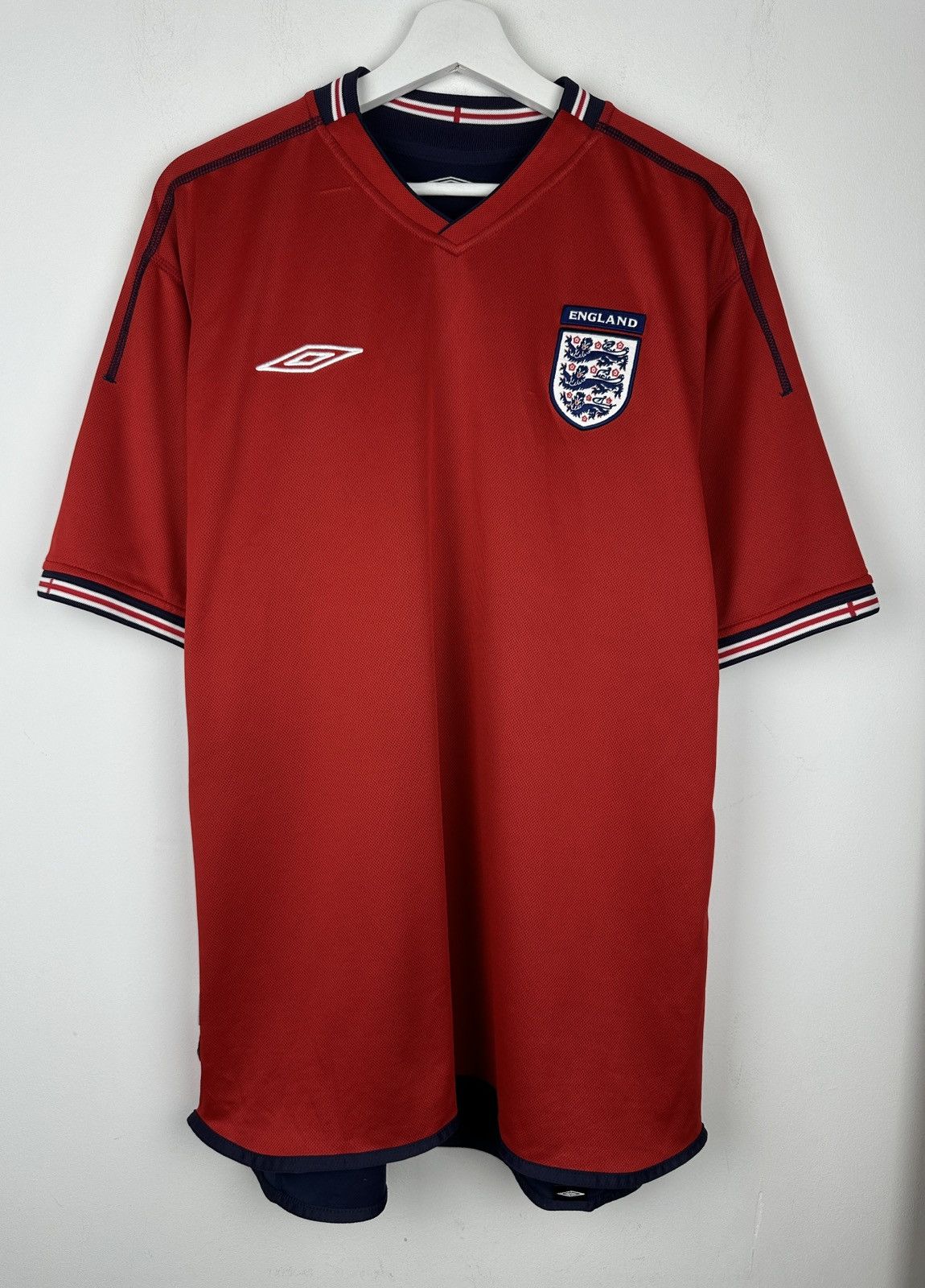Umbro England 2002 Away Reversible Soccer Jersey Football Shirt Size US XL / EU 56 / 4 - 7 Thumbnail