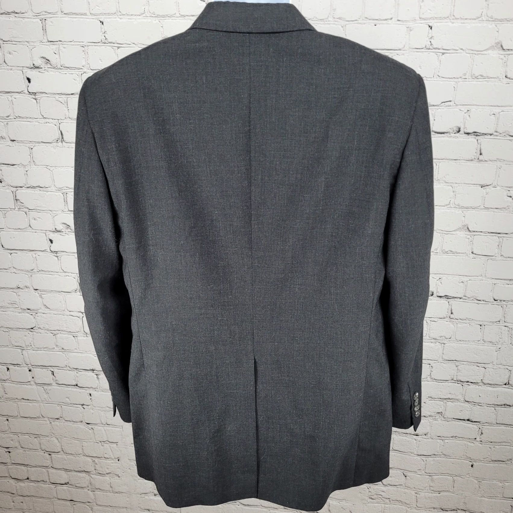 Vintage VINTAGE Perlis Men’s Grey Wool Blazer Suit Coat Size 42 Classic Two-Button Notch Vented Size 42R - 2 Thumbnail