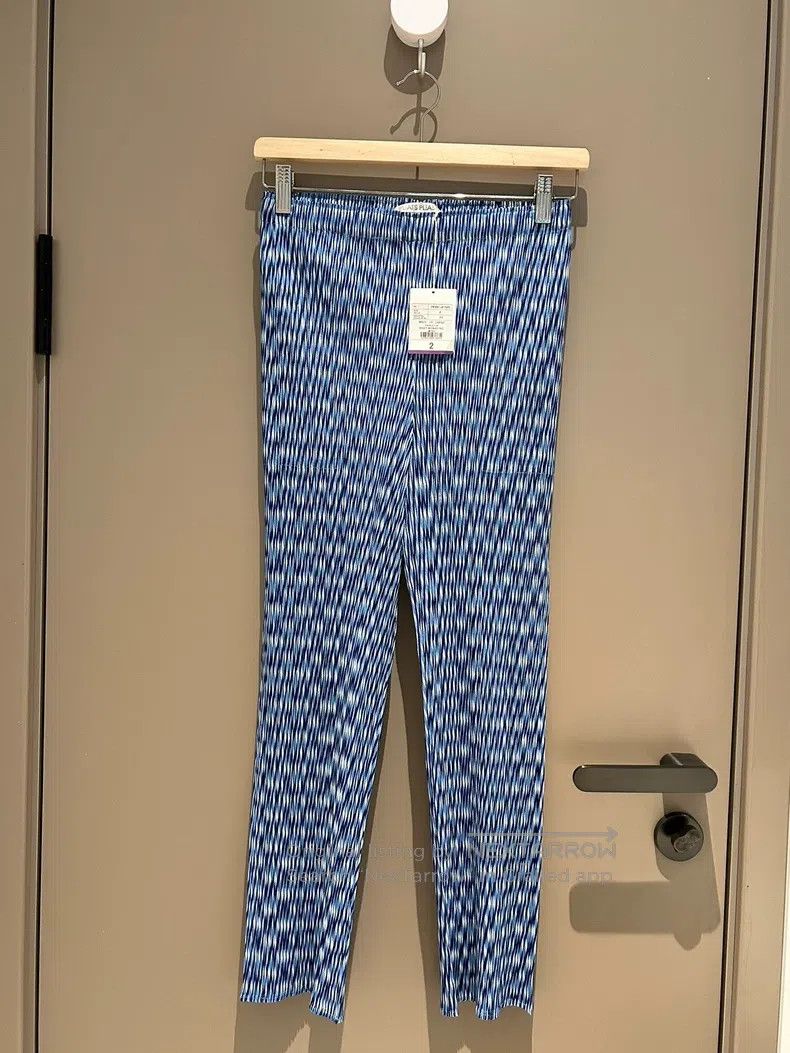Issey Miyake Issey Miyake Blue Slim Trousers Size 25" / US 0 / IT 36 - 1 Thumbnail